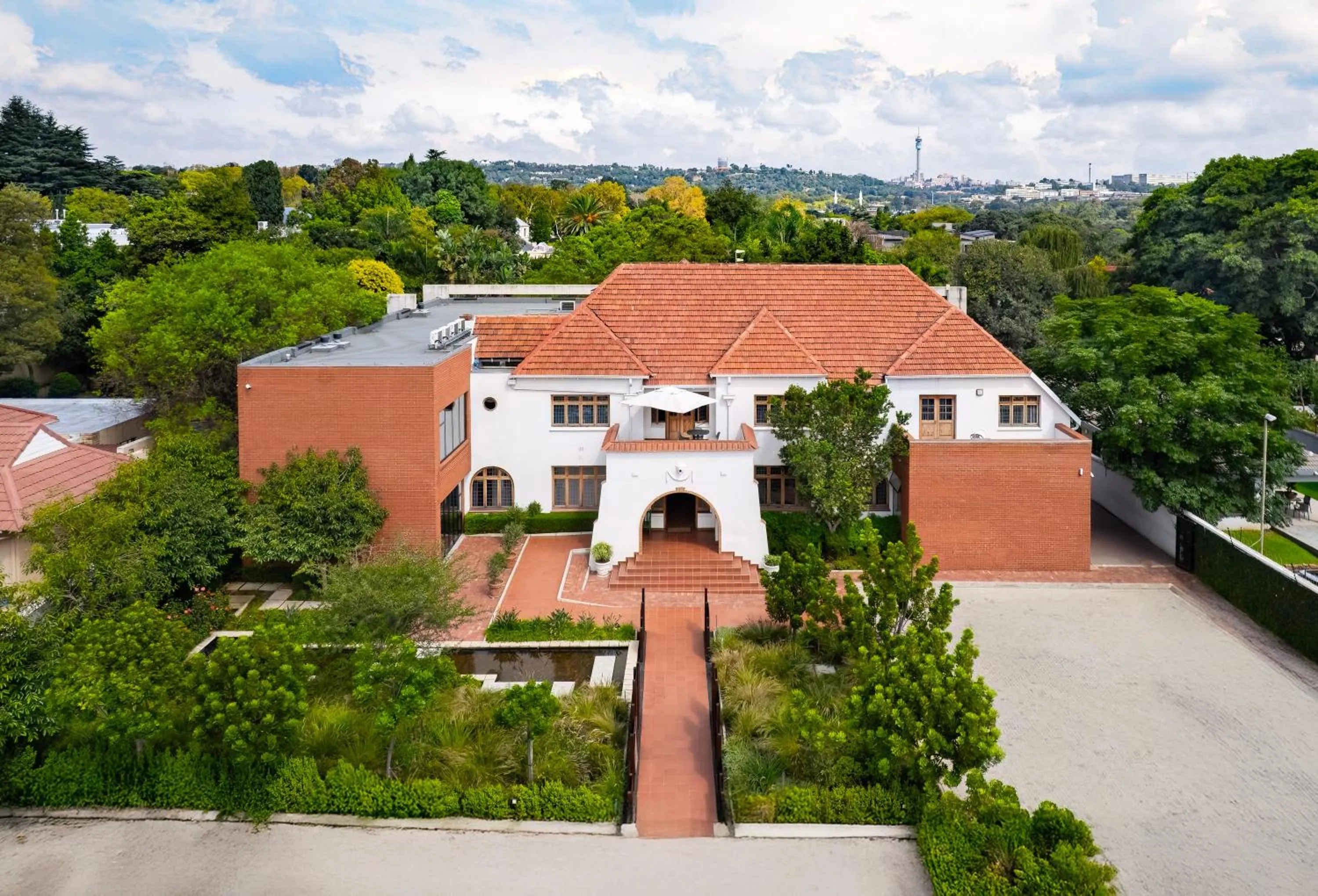 Property building in Sanctuary Mandela