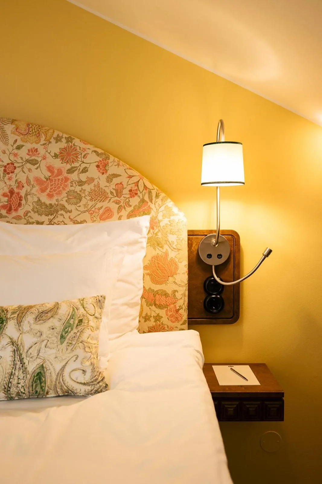 Bed in Hotel Ruth, WorldHotels Crafted