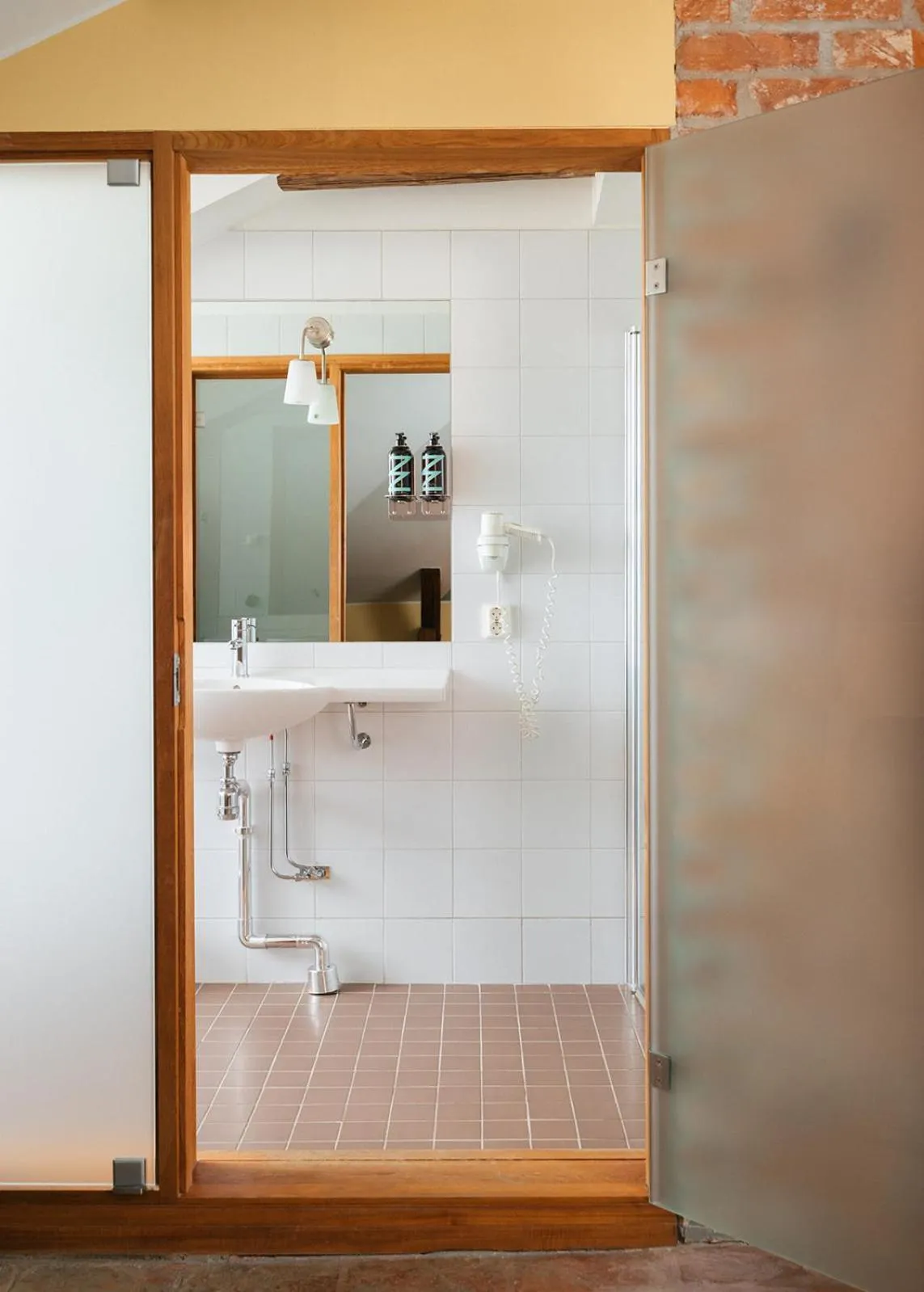 Toilet in Hotel Ruth, WorldHotels Crafted