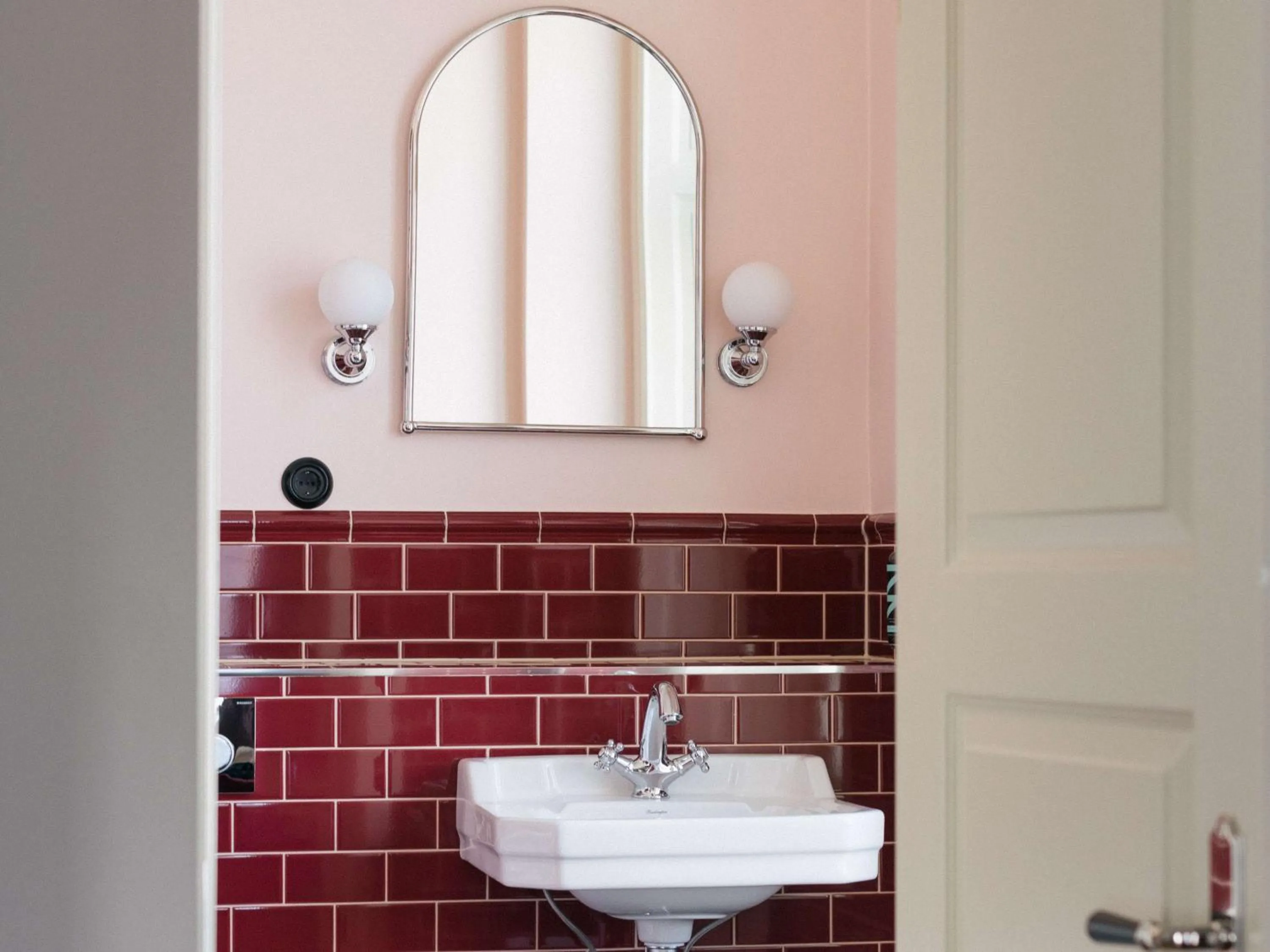 Bathroom in Hotel Ruth, WorldHotels Crafted