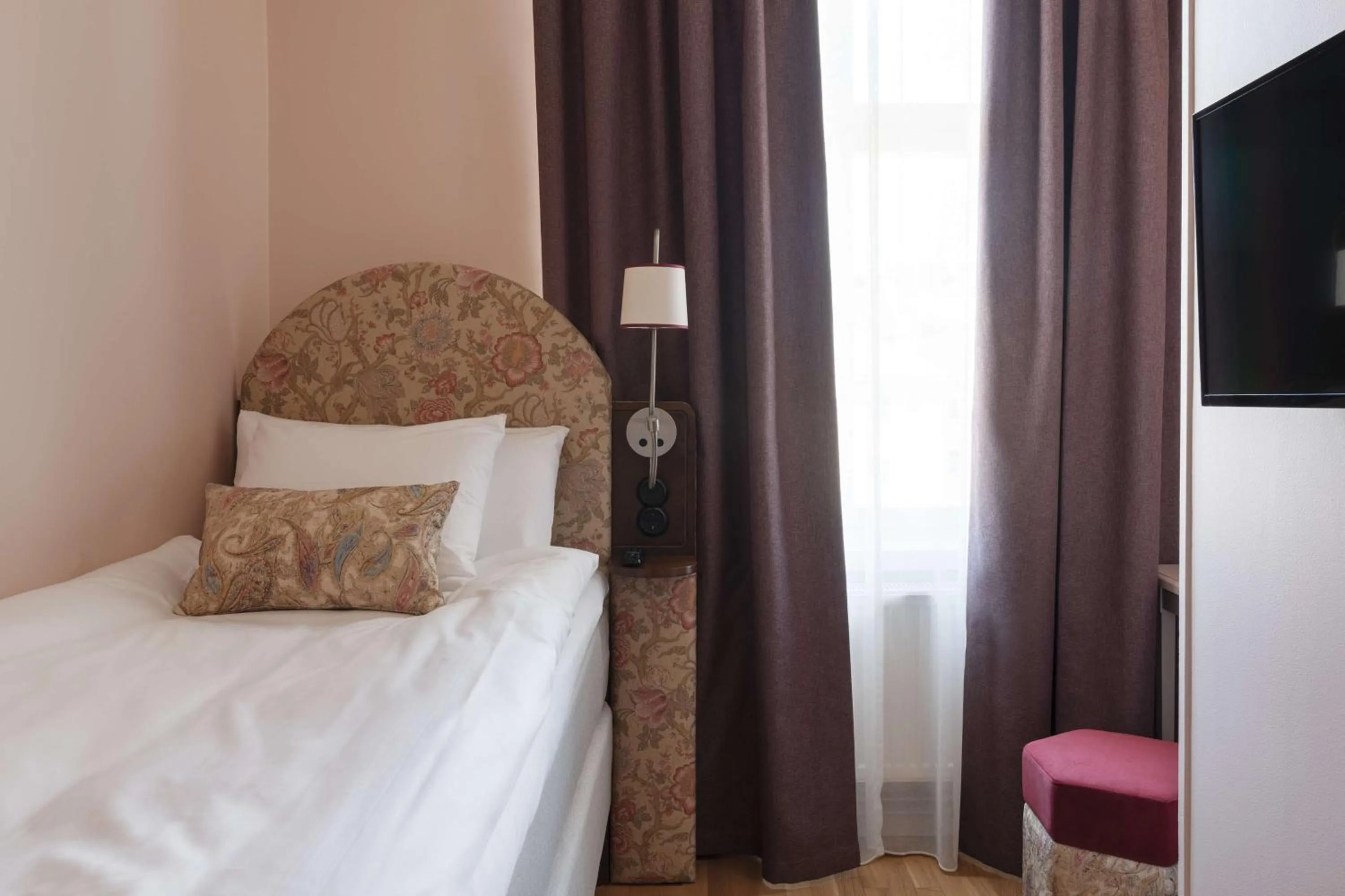 Photo of the whole room, Bed in Hotel Ruth, WorldHotels Crafted