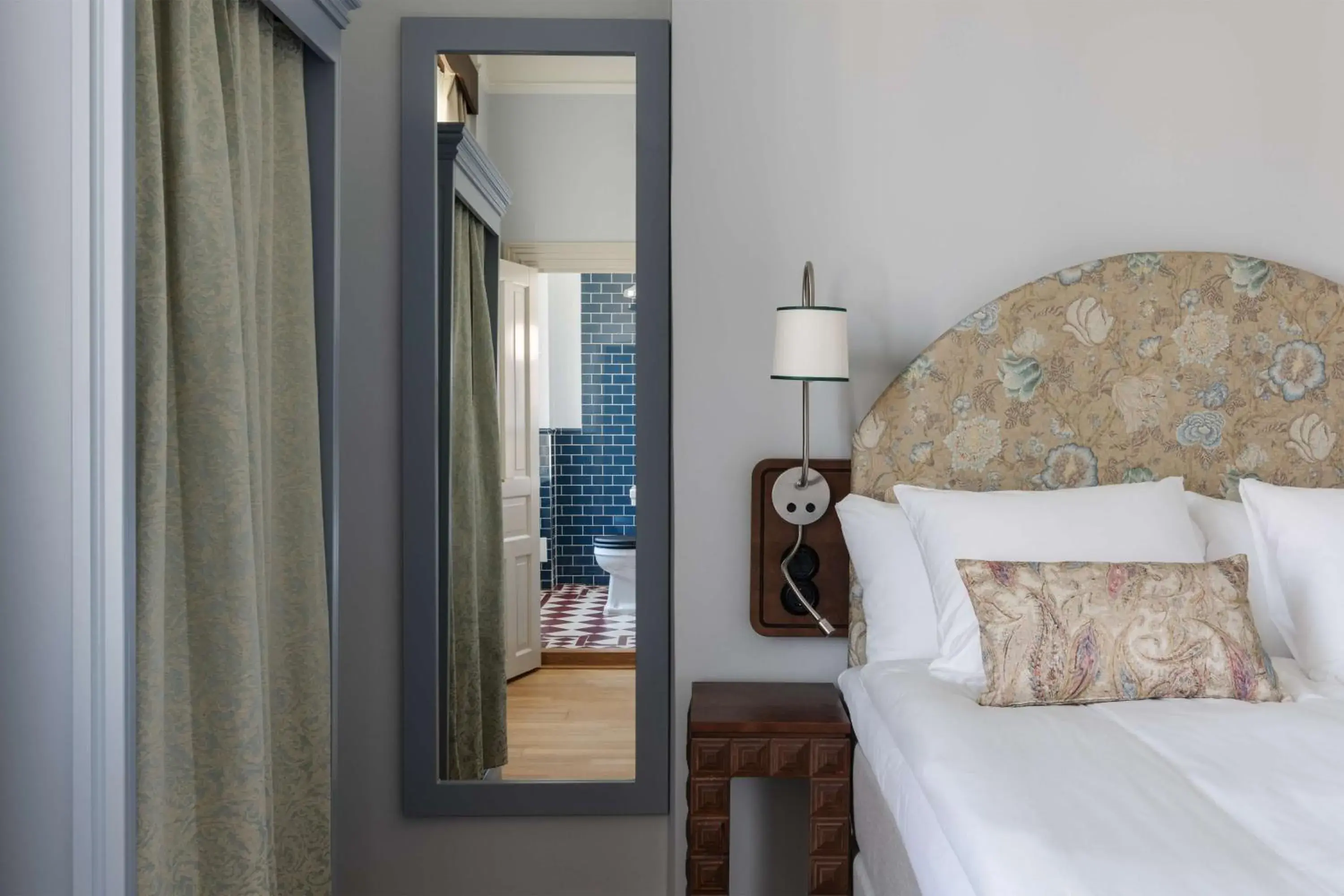 Standard King Room in Hotel Ruth, WorldHotels Crafted Standard King Room in Hotel Ruth, WorldHotels Crafted