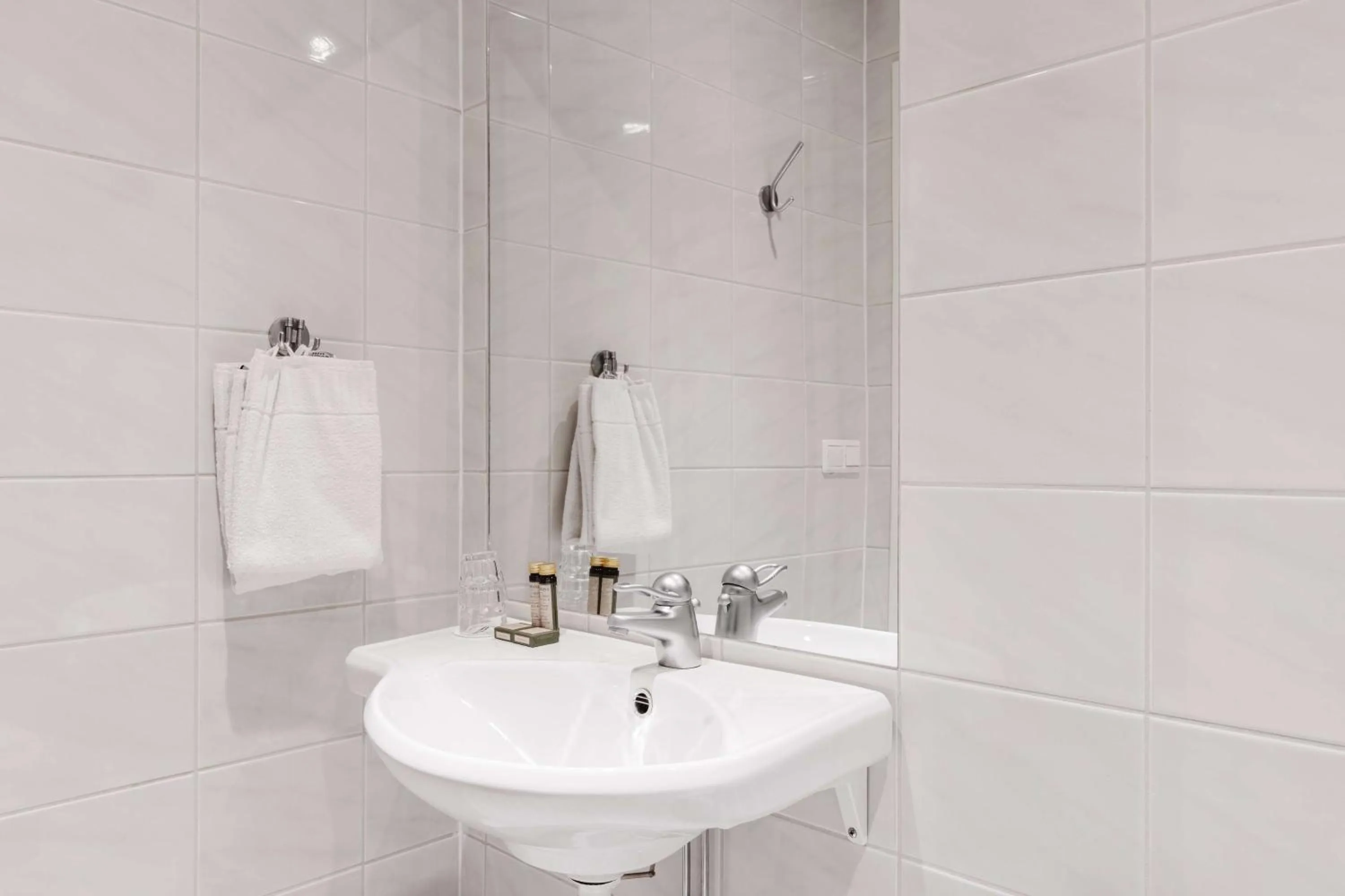 Bathroom in Hotel Ruth, WorldHotels Crafted