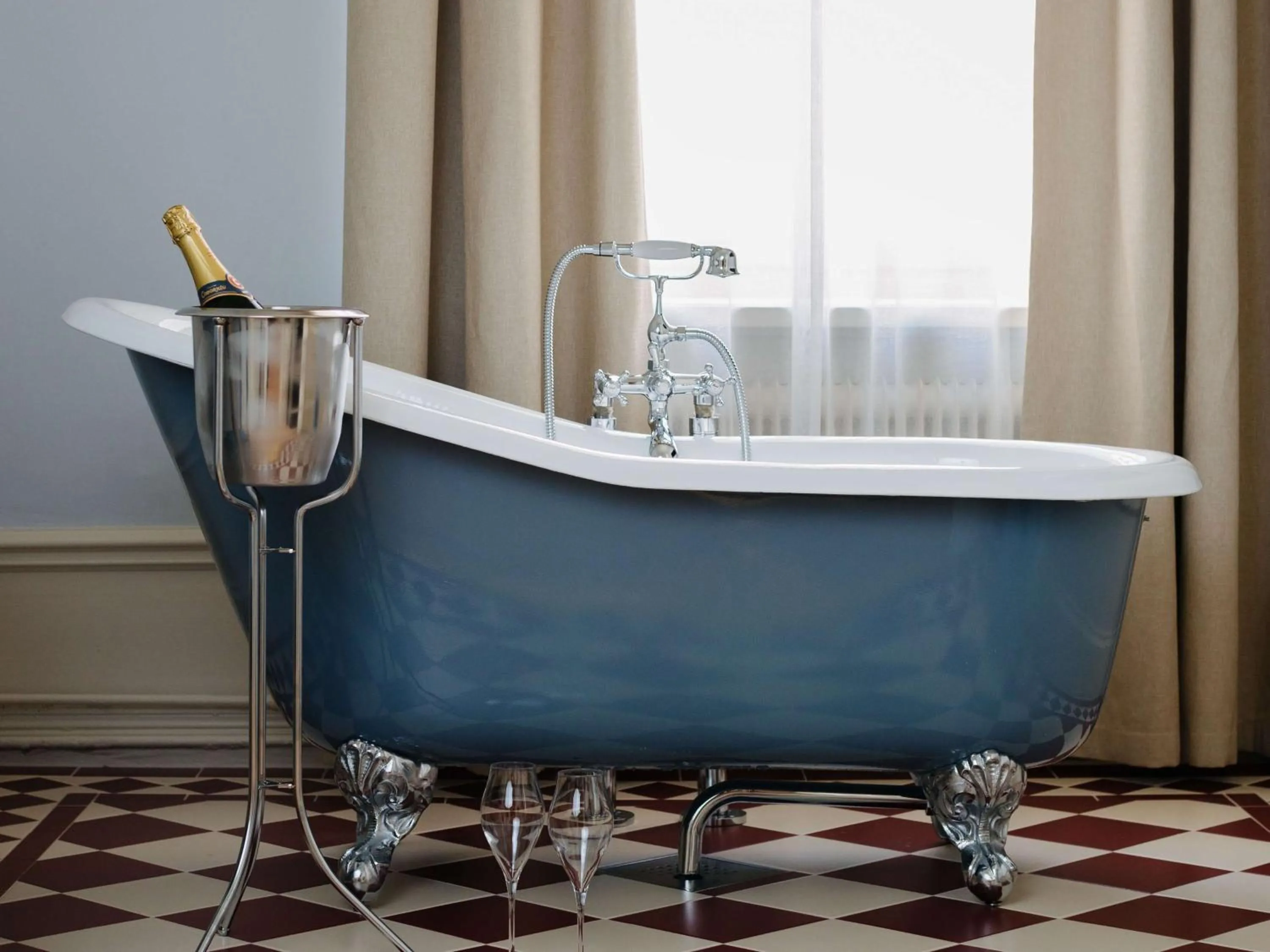 Bathroom in Hotel Ruth, WorldHotels Crafted