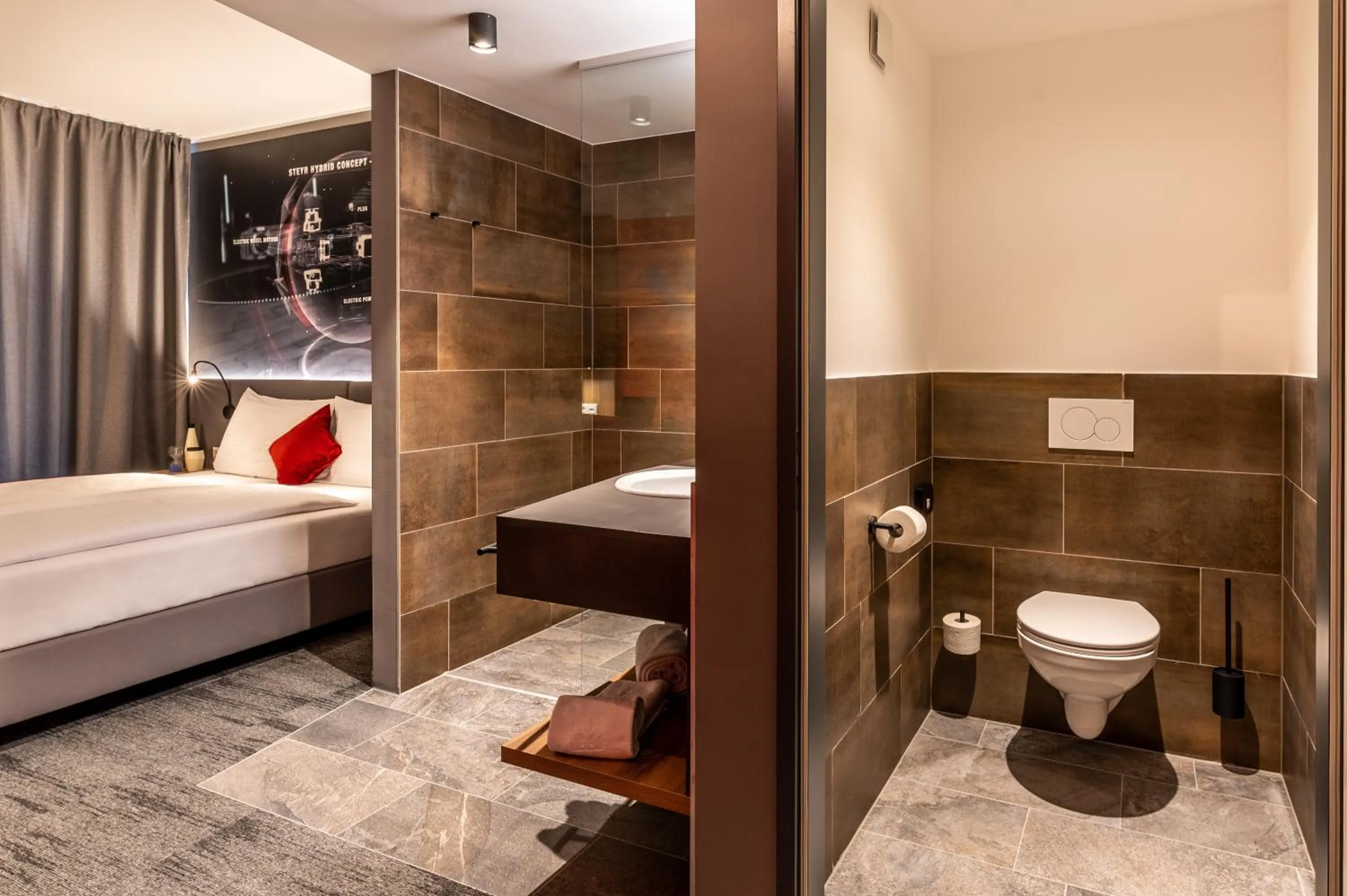 Toilet, Bed in Aiden by Best Western Stadtgut Hotel Steyr - FREE PARKING