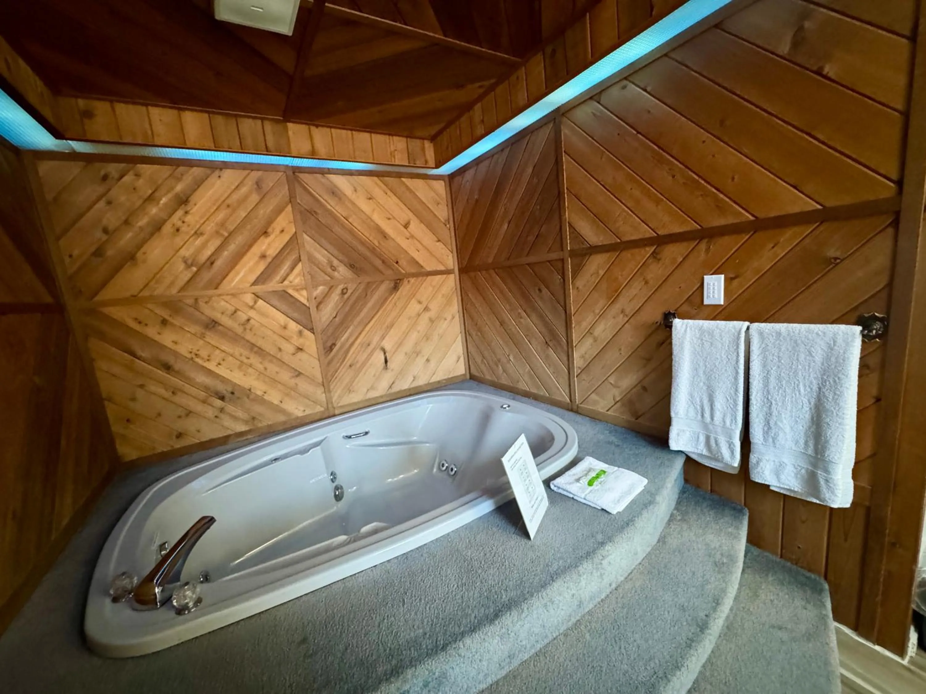 Bath in New Age Inn - Voyageur