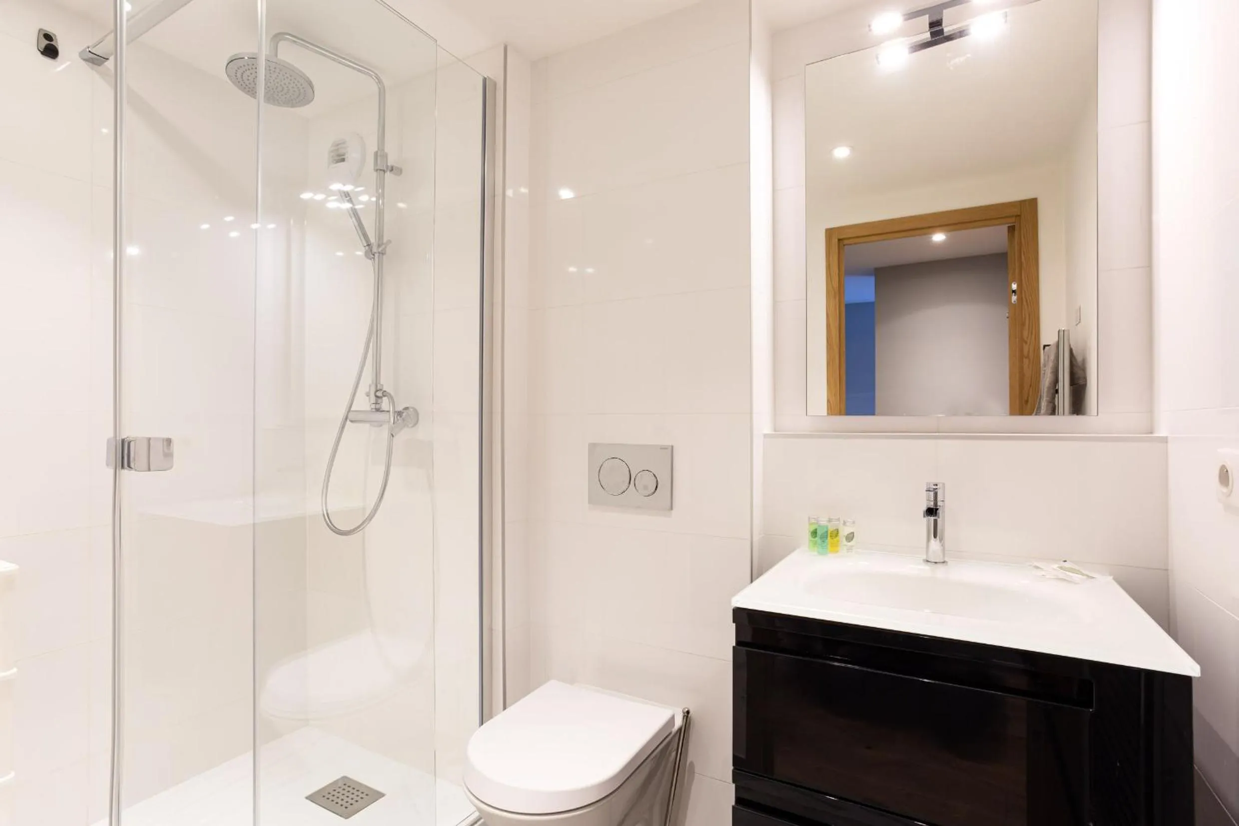 Bathroom in La Cordee 124 Apartment - Chamonix All Year