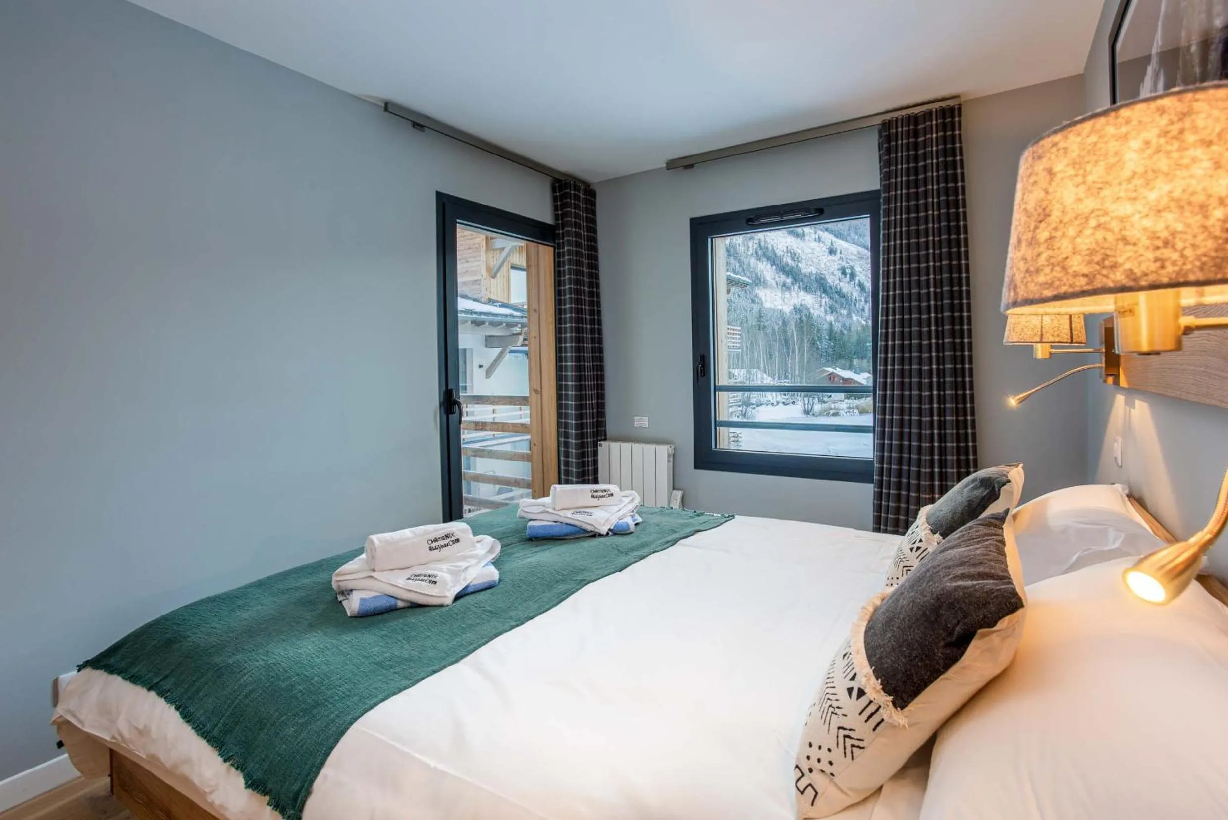 Bedroom, Bed in La Cordee 124 Apartment - Chamonix All Year