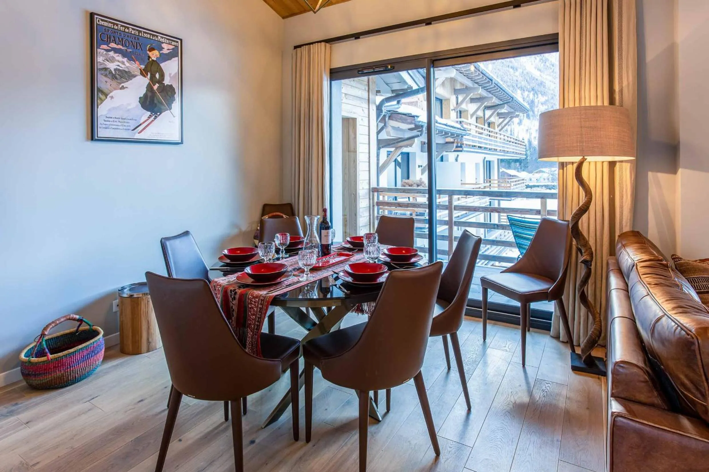 Dining area in La Cordee 124 Apartment - Chamonix All Year