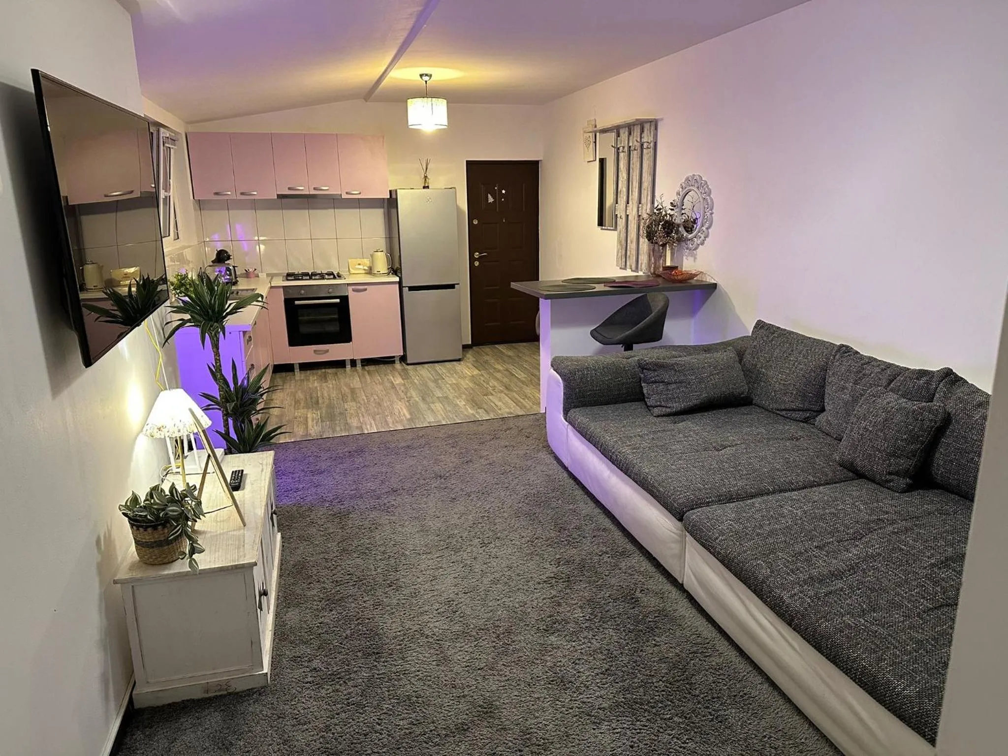 Living room in ALBERT RESIDENCE Brasov with complimentary parking and 10 percent Food and Drinks