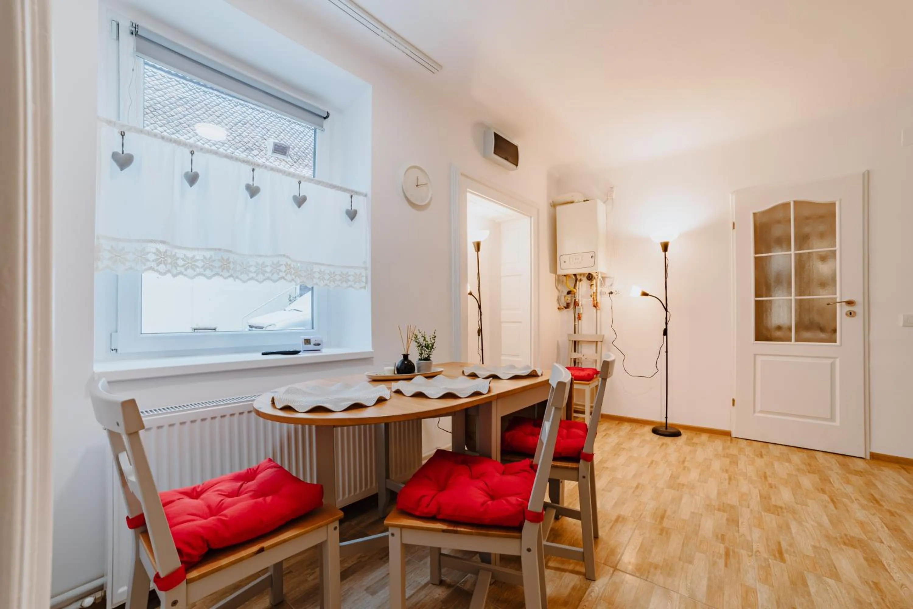 Dining area in ALBERT RESIDENCE Brasov with complimentary parking and 10 percent Food and Drinks