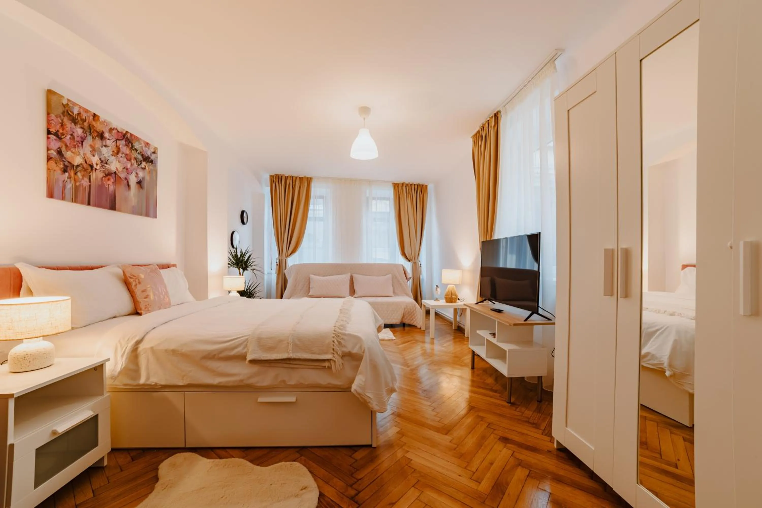 Bed in ALBERT RESIDENCE Brasov with complimentary parking and 10 percent Food and Drinks