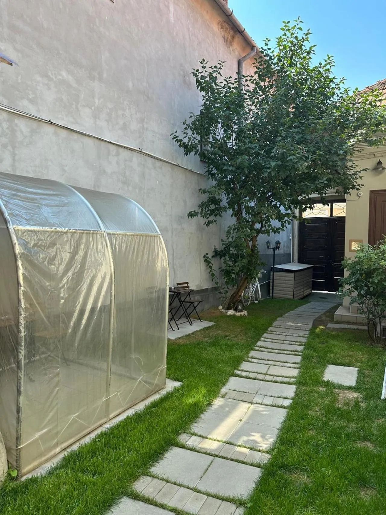 Day in ALBERT RESIDENCE Brasov with complimentary parking and 10 percent Food and Drinks