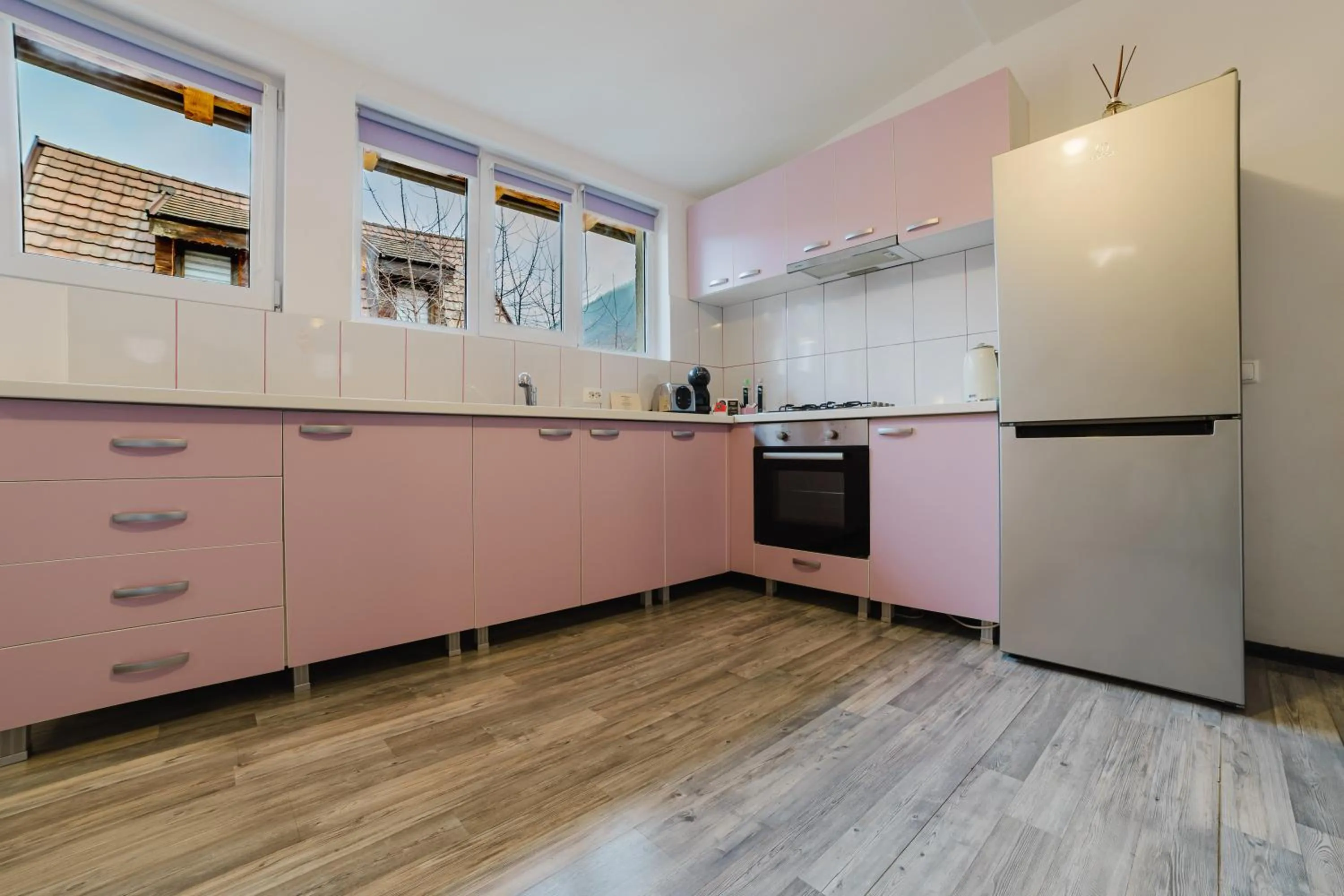 Coffee/tea facilities in ALBERT RESIDENCE Brasov with complimentary parking and 10 percent Food and Drinks