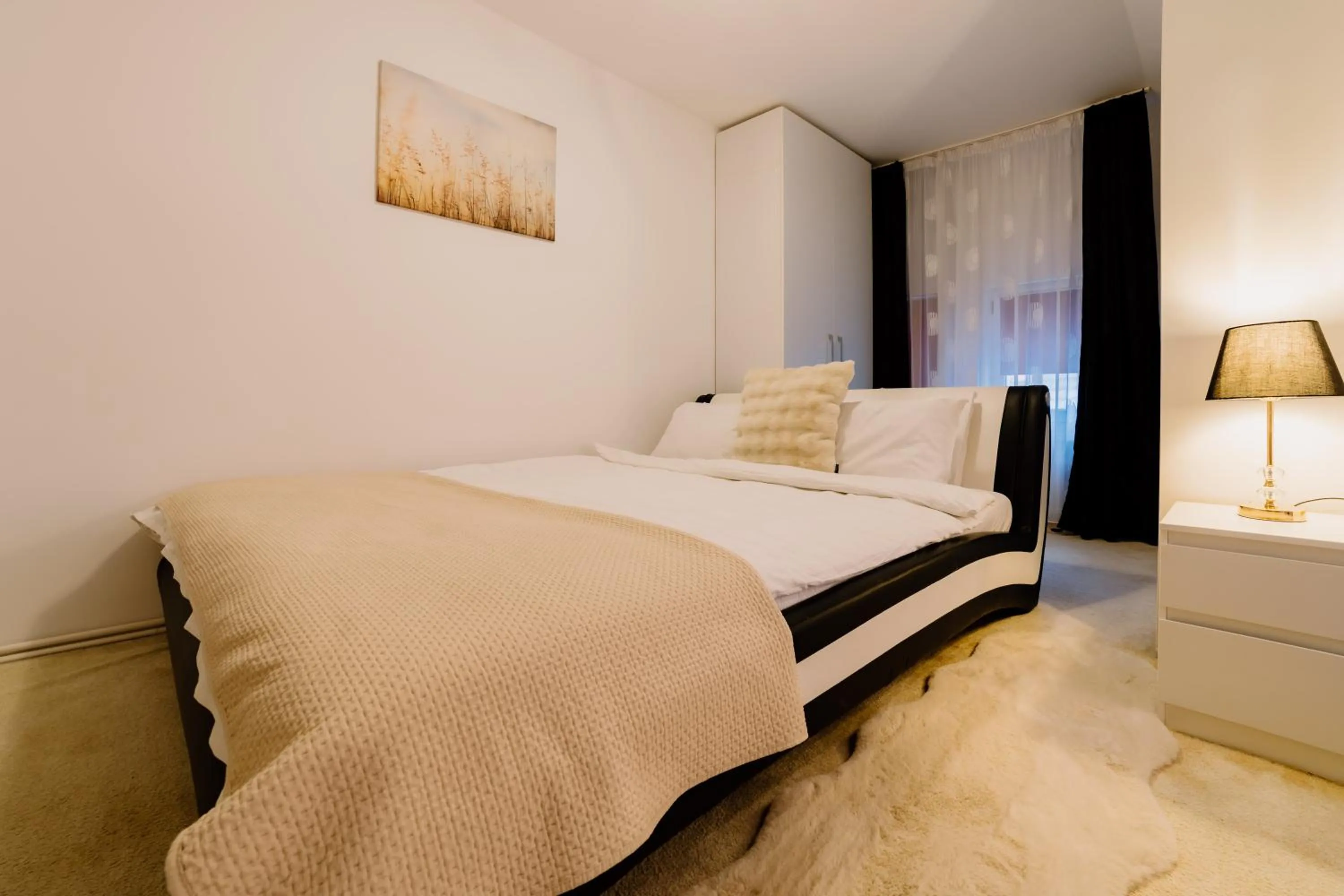 Bed in ALBERT RESIDENCE Brasov with complimentary parking and 10 percent Food and Drinks