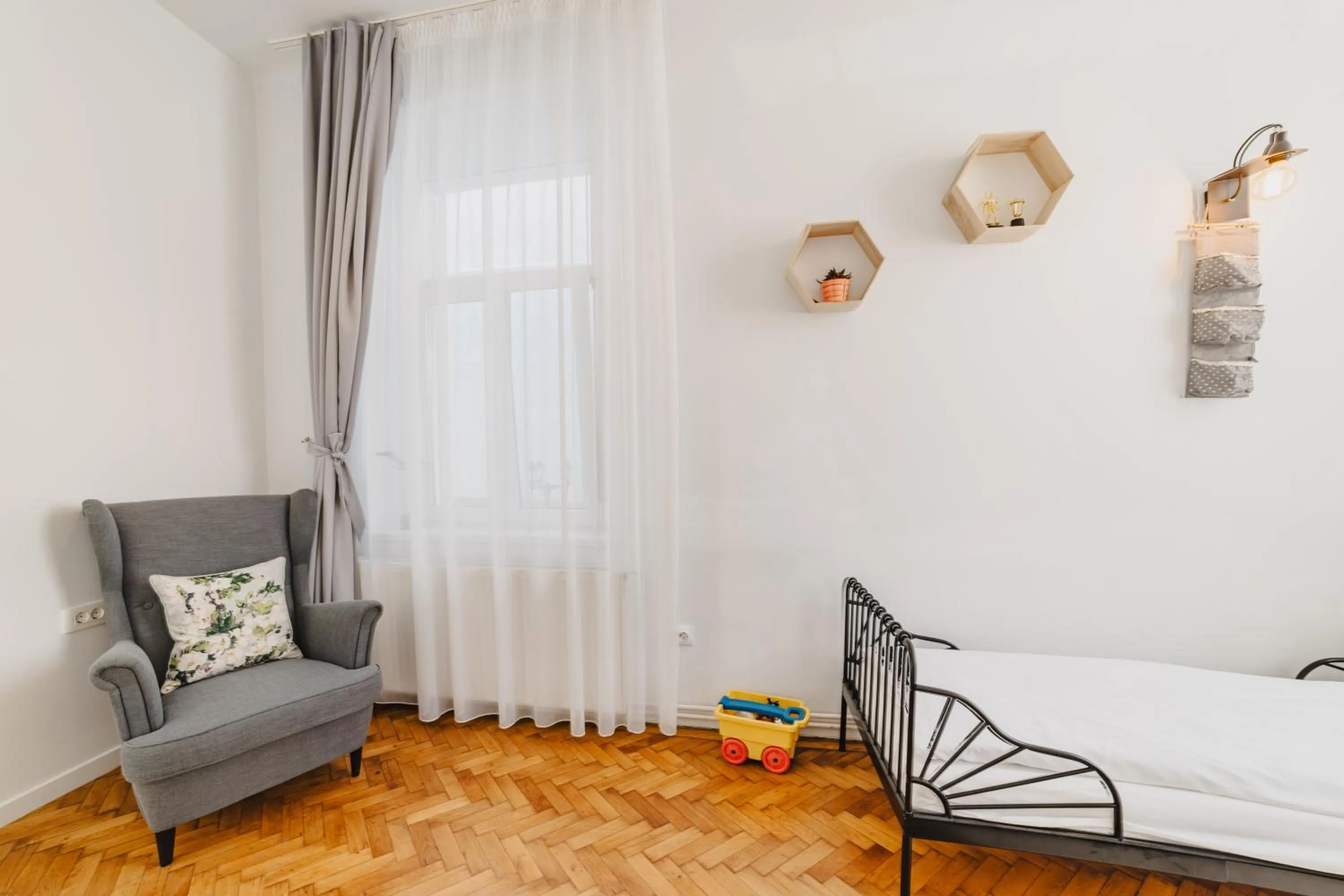 Decorative detail, Bed in ALBERT RESIDENCE Brasov with complimentary parking and 10 percent Food and Drinks