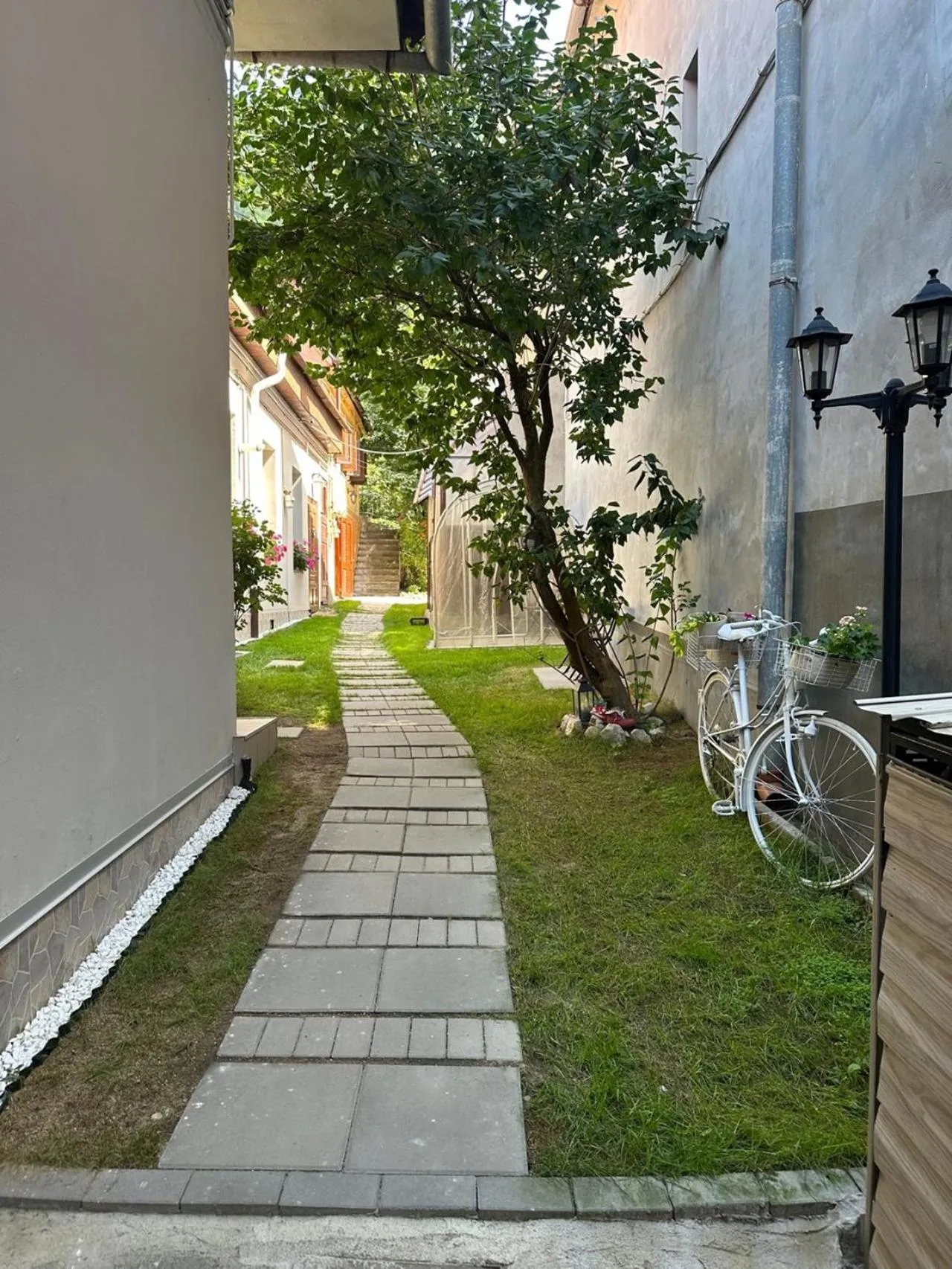 Day in ALBERT RESIDENCE Brasov with complimentary parking and 10 percent Food and Drinks