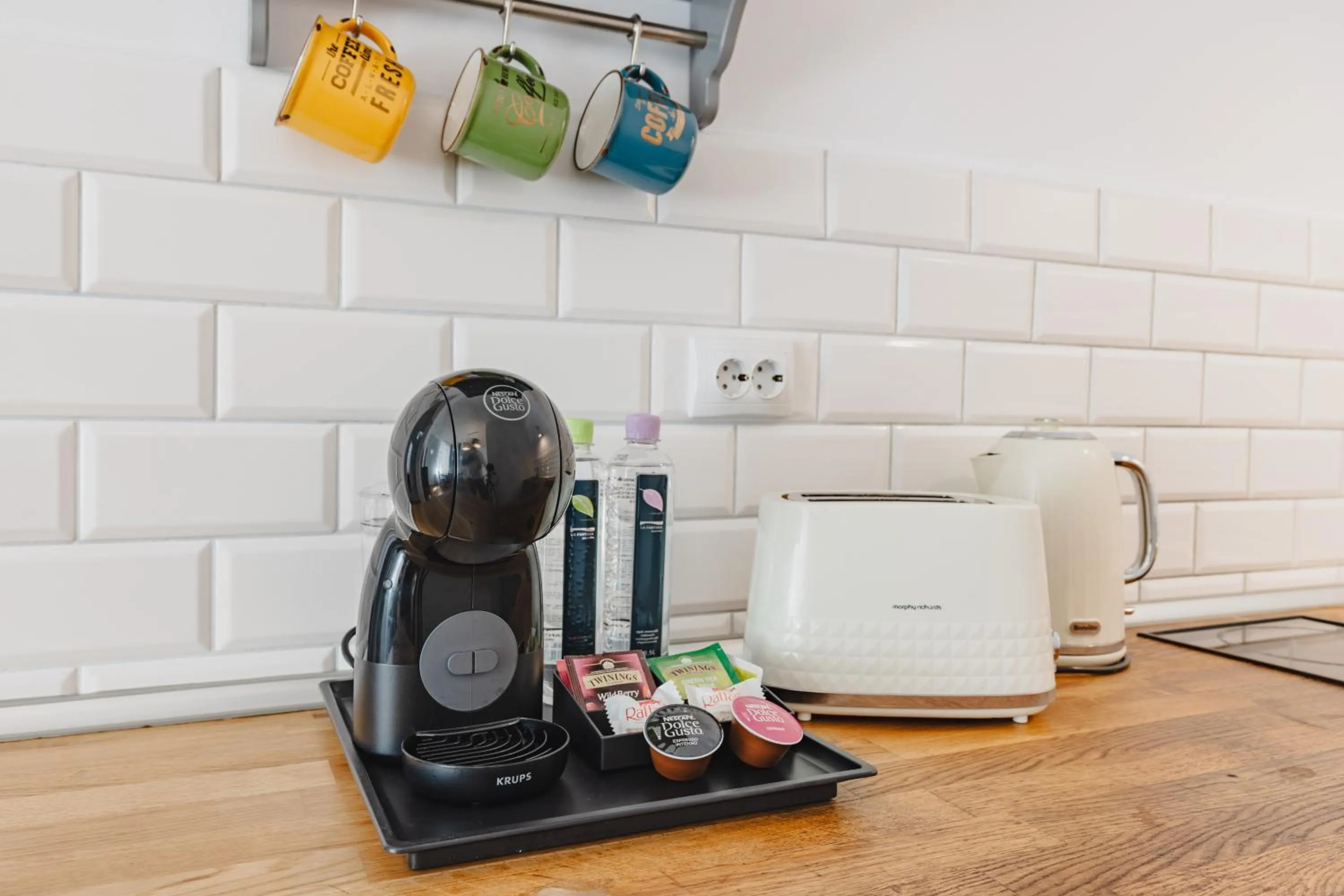 Coffee/tea facilities in ALBERT RESIDENCE Brasov with complimentary parking and 10 percent Food and Drinks