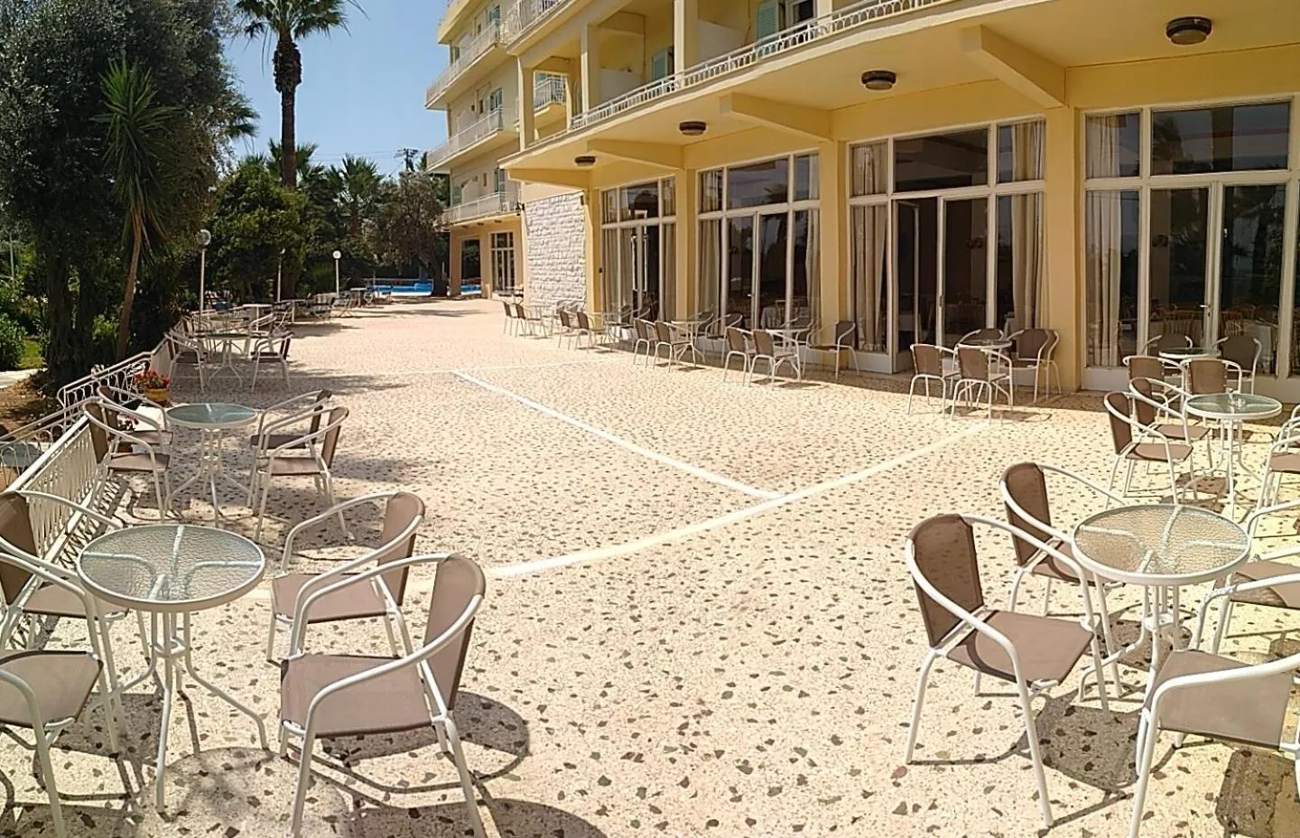 Facade/entrance in Nireus Hotel