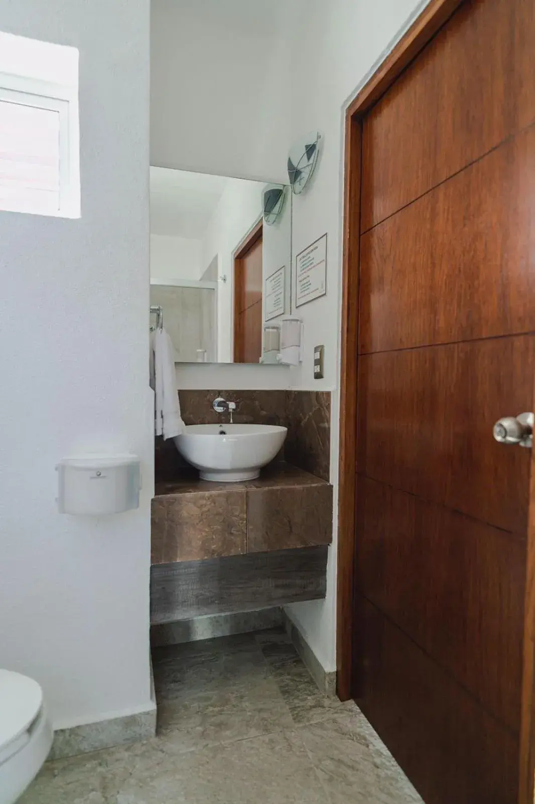 Property building in Real Naviero Hotel Ejecutivo Property building in Real Naviero Hotel Ejecutivo