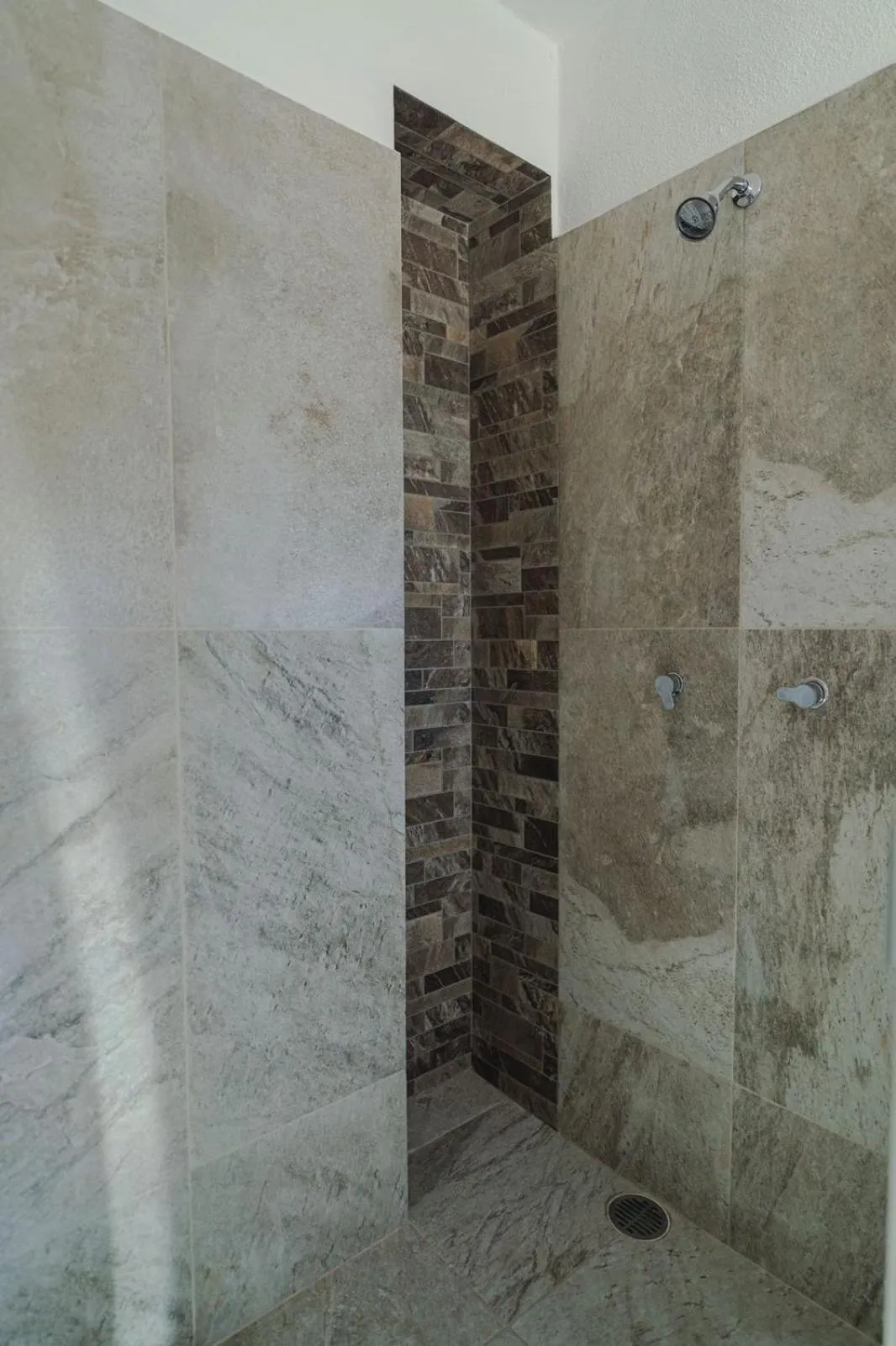 Shower in Real Naviero Hotel Ejecutivo