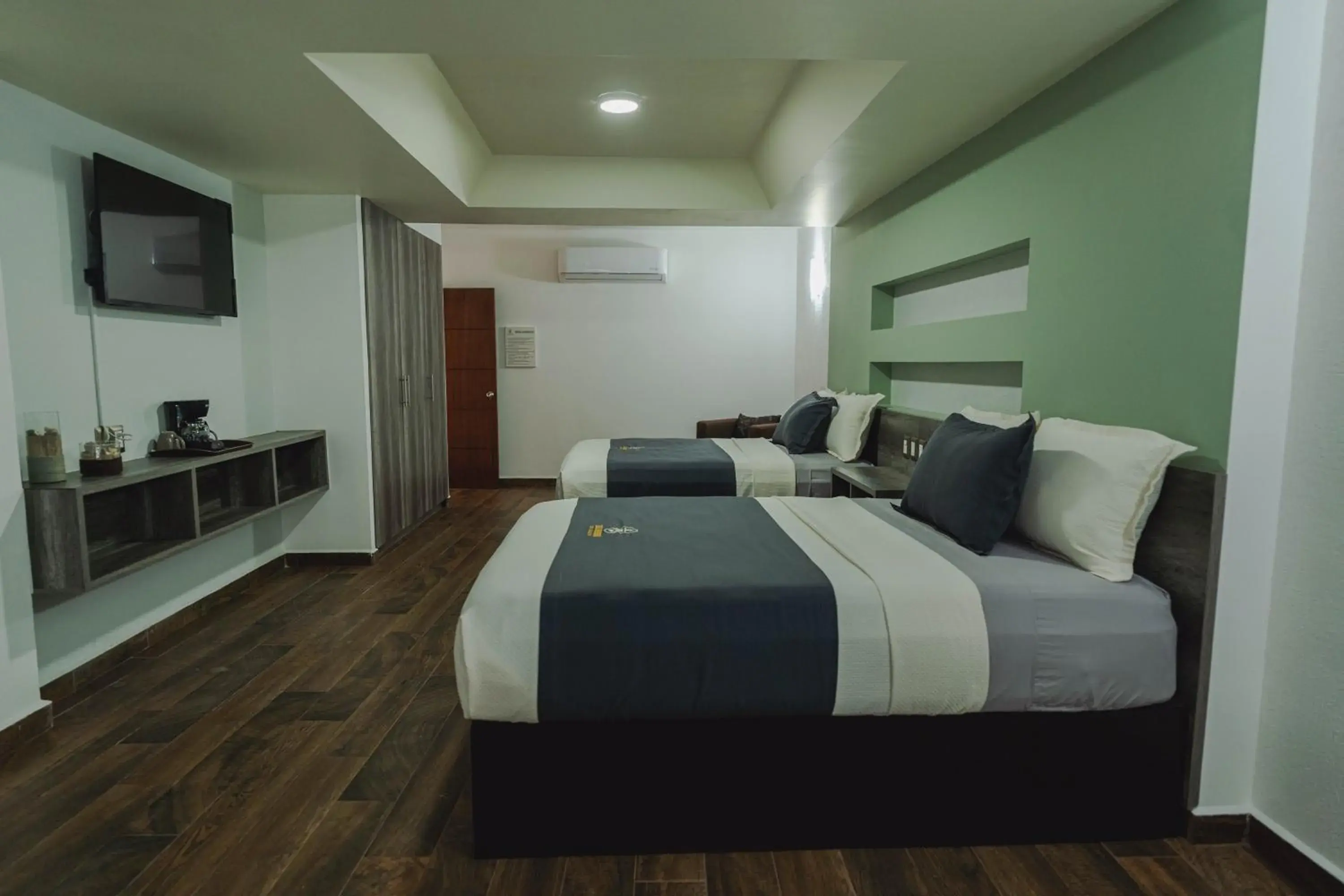 Photo of the whole room, Bed in Real Naviero Hotel Ejecutivo Photo of the whole room, Bed in Real Naviero Hotel Ejecutivo