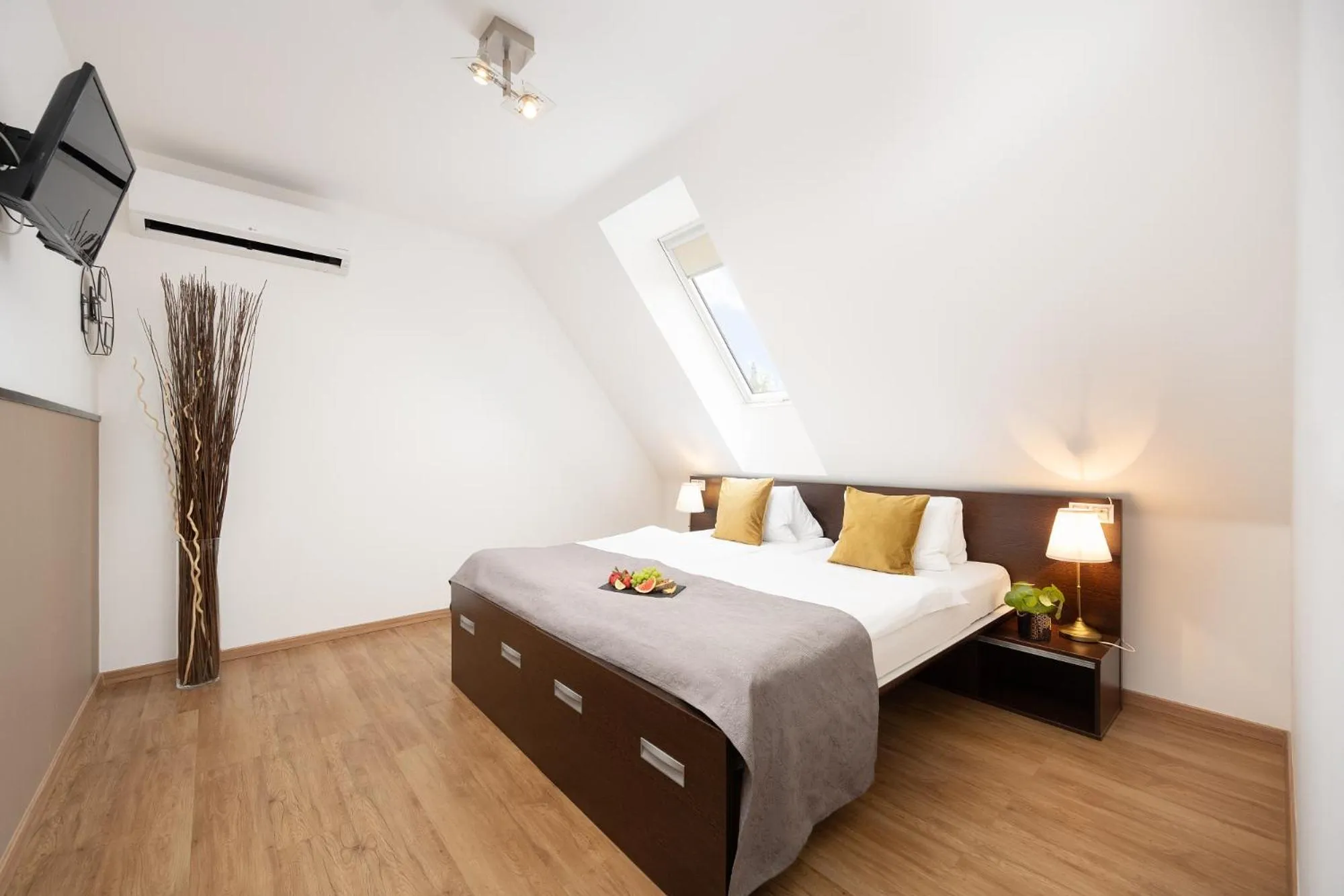 Bedroom, Bed in Wine & Wellness hotel Besední dům