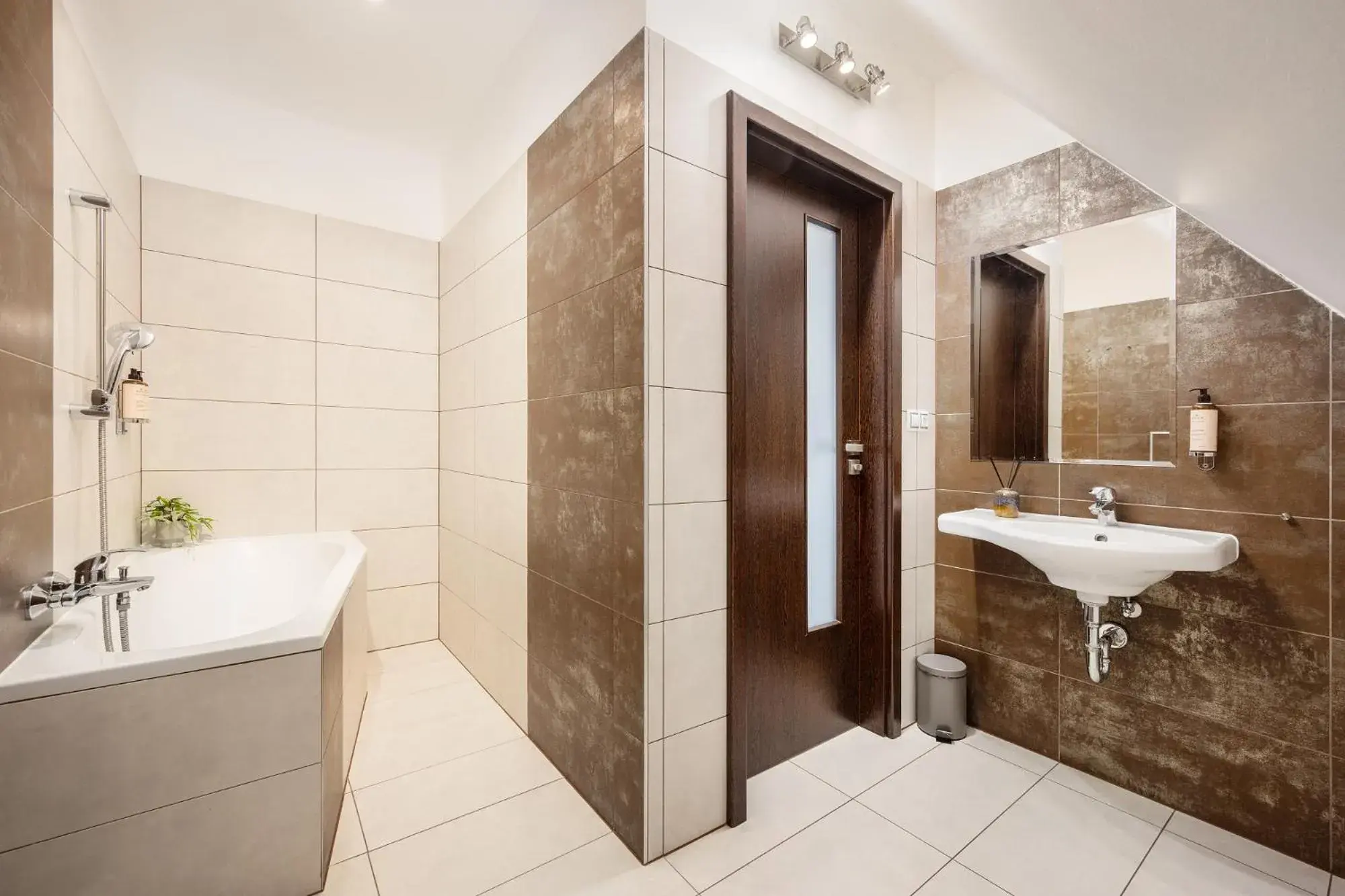 Triple Room in Wine & Wellness hotel Besední dům Triple Room in Wine & Wellness hotel Besední dům