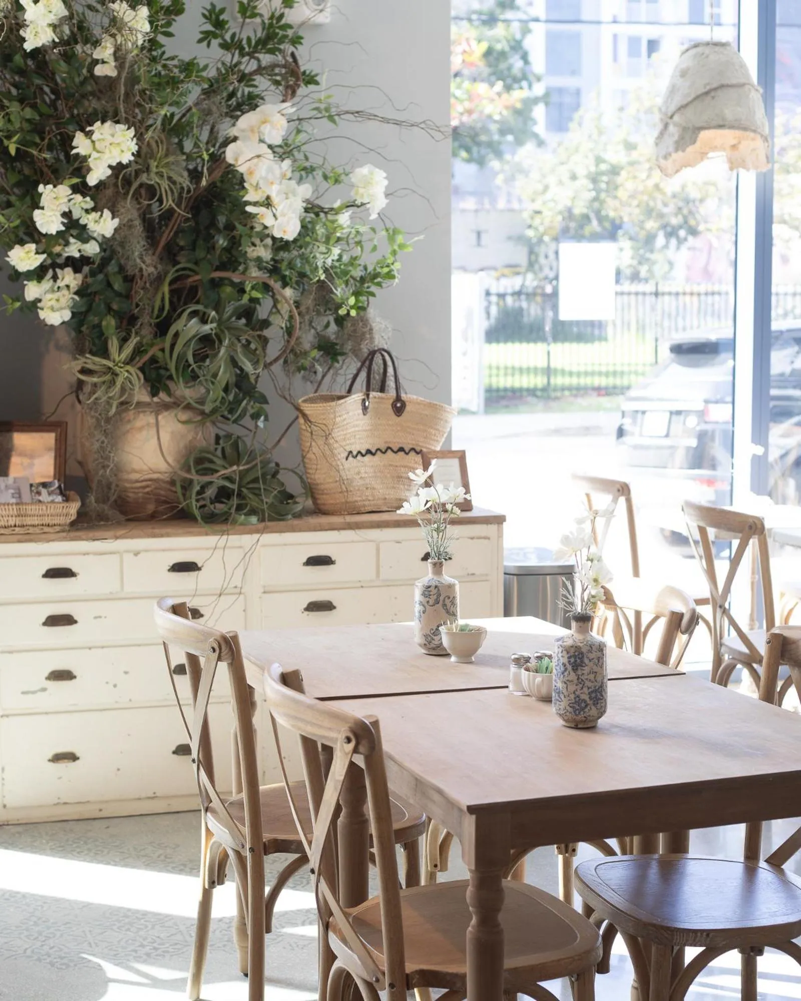 Restaurant/places to eat in Sentral Wynwood