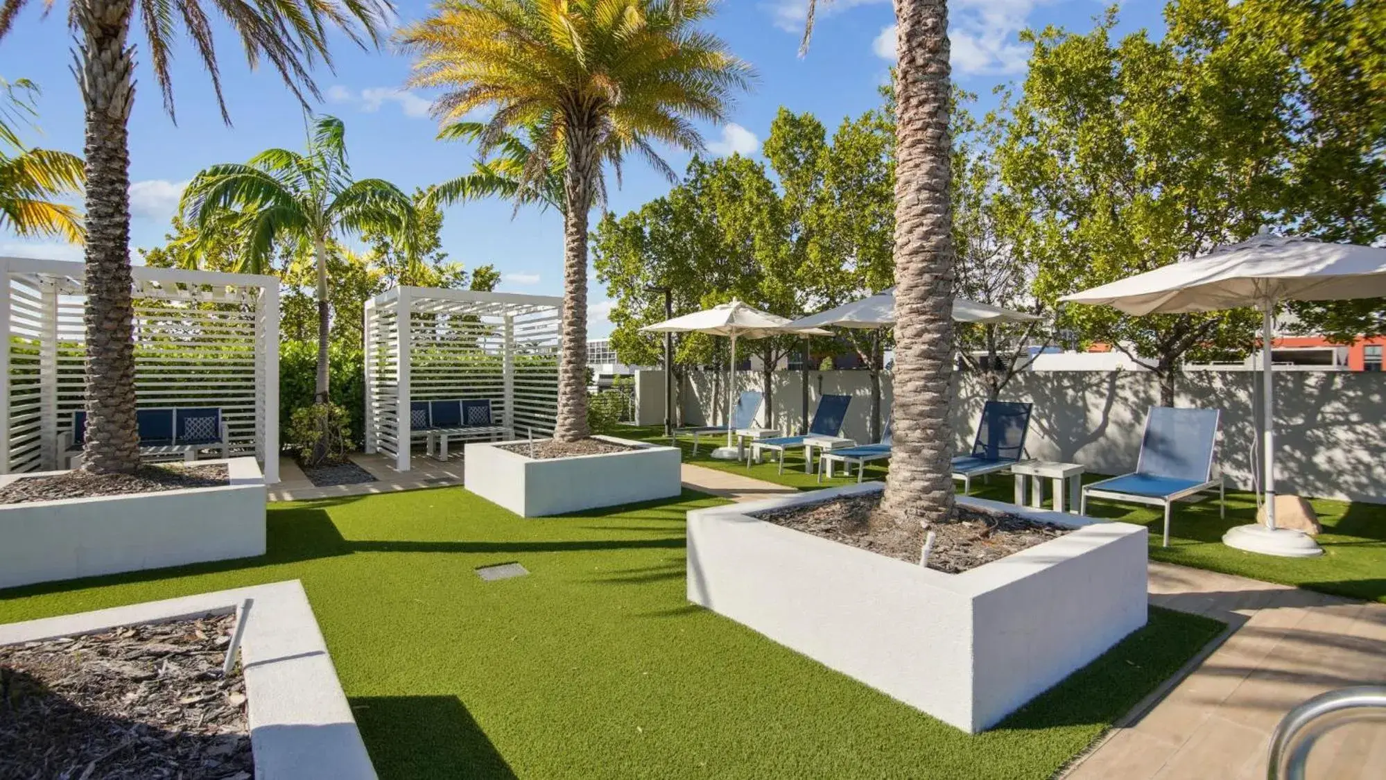 Swimming pool in Sentral Wynwood Swimming pool in Sentral Wynwood