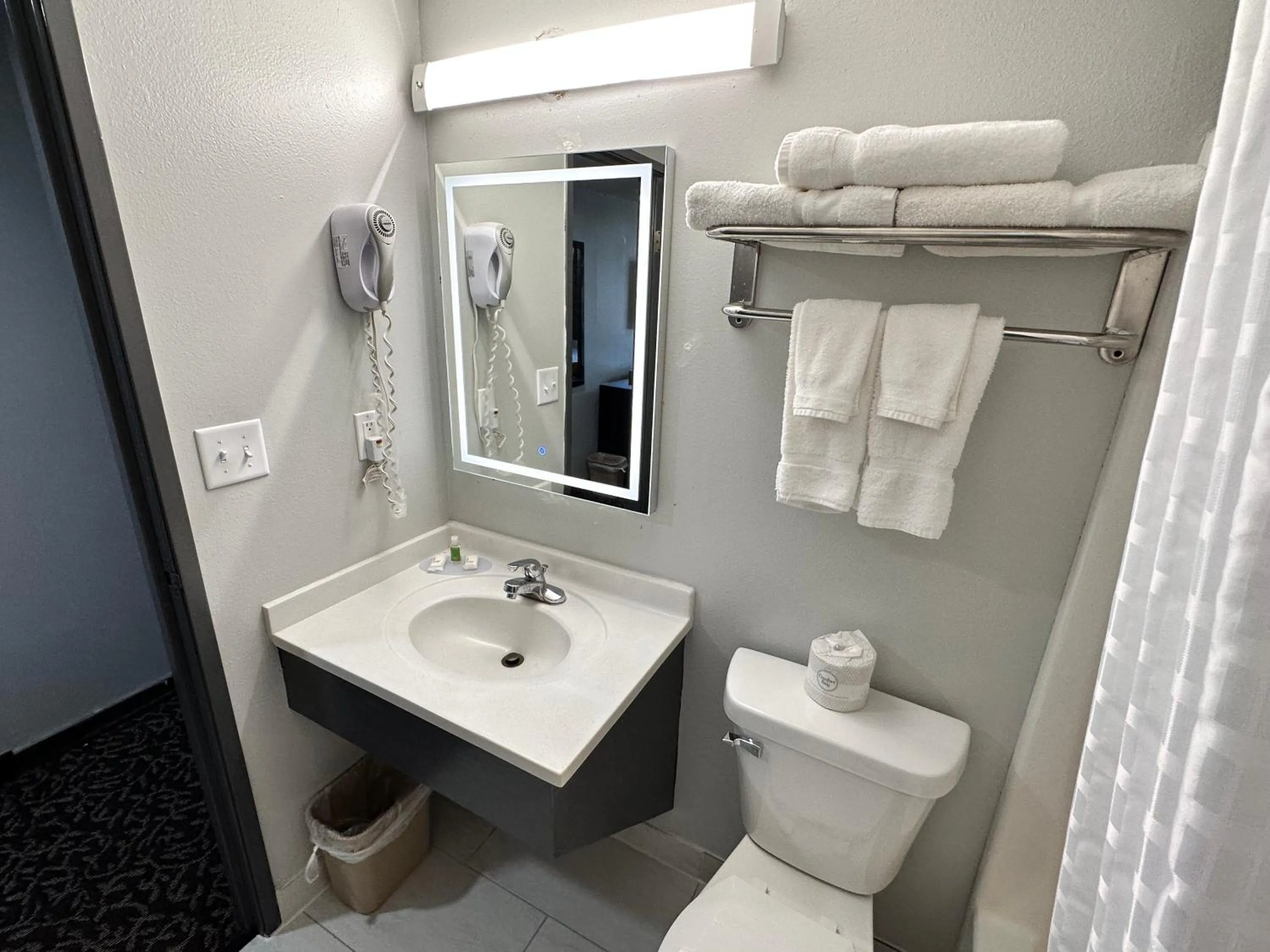 Bathroom in Yankton Inn