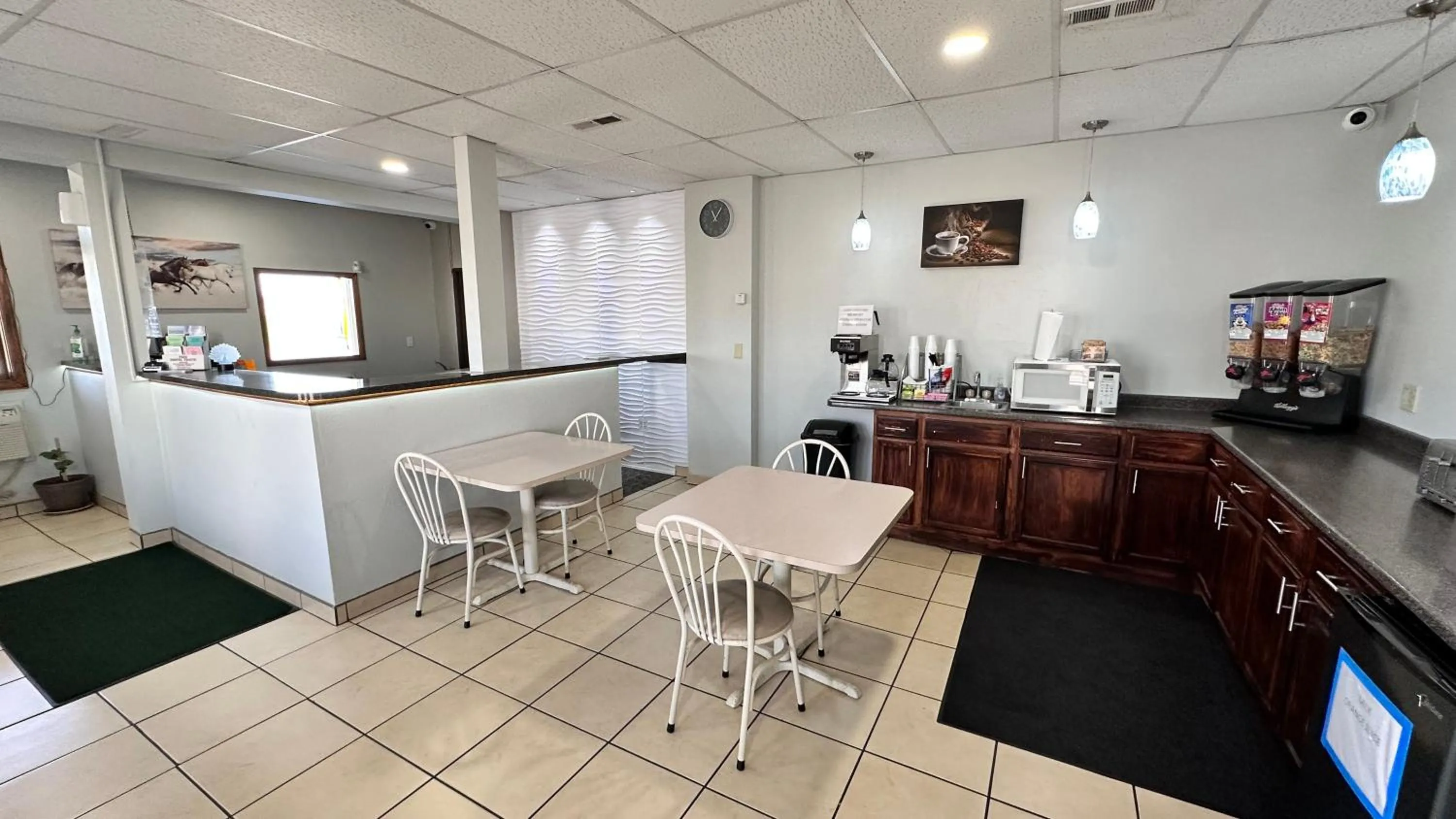 Lobby or reception in Yankton Inn