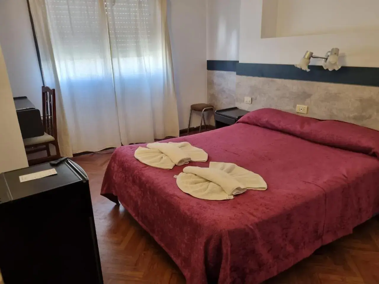 Bedroom, Bed in Crystal Hotel Bedroom, Bed in Crystal Hotel