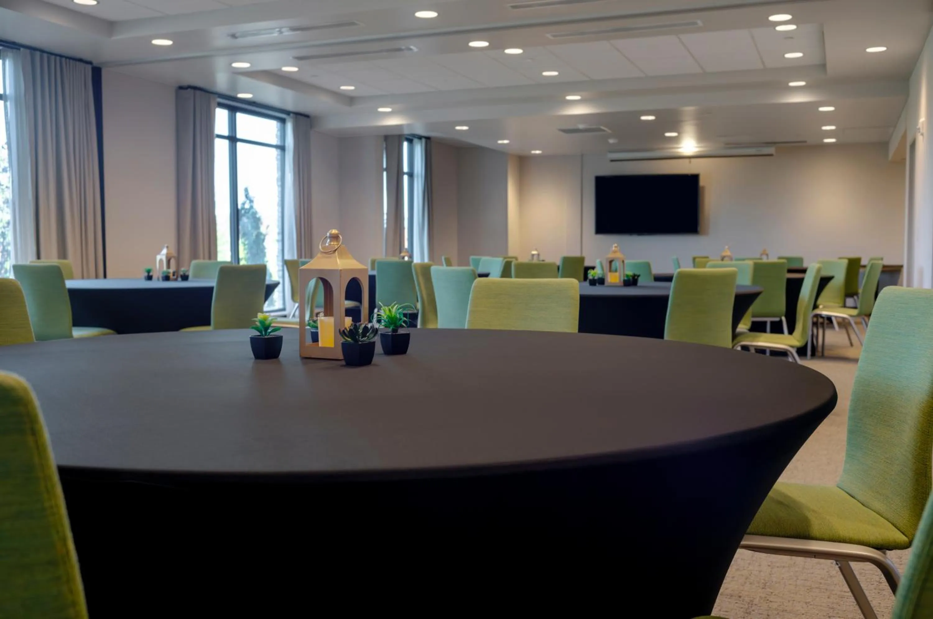 Meeting/conference room in Snoqualmie Inn by Hotel America