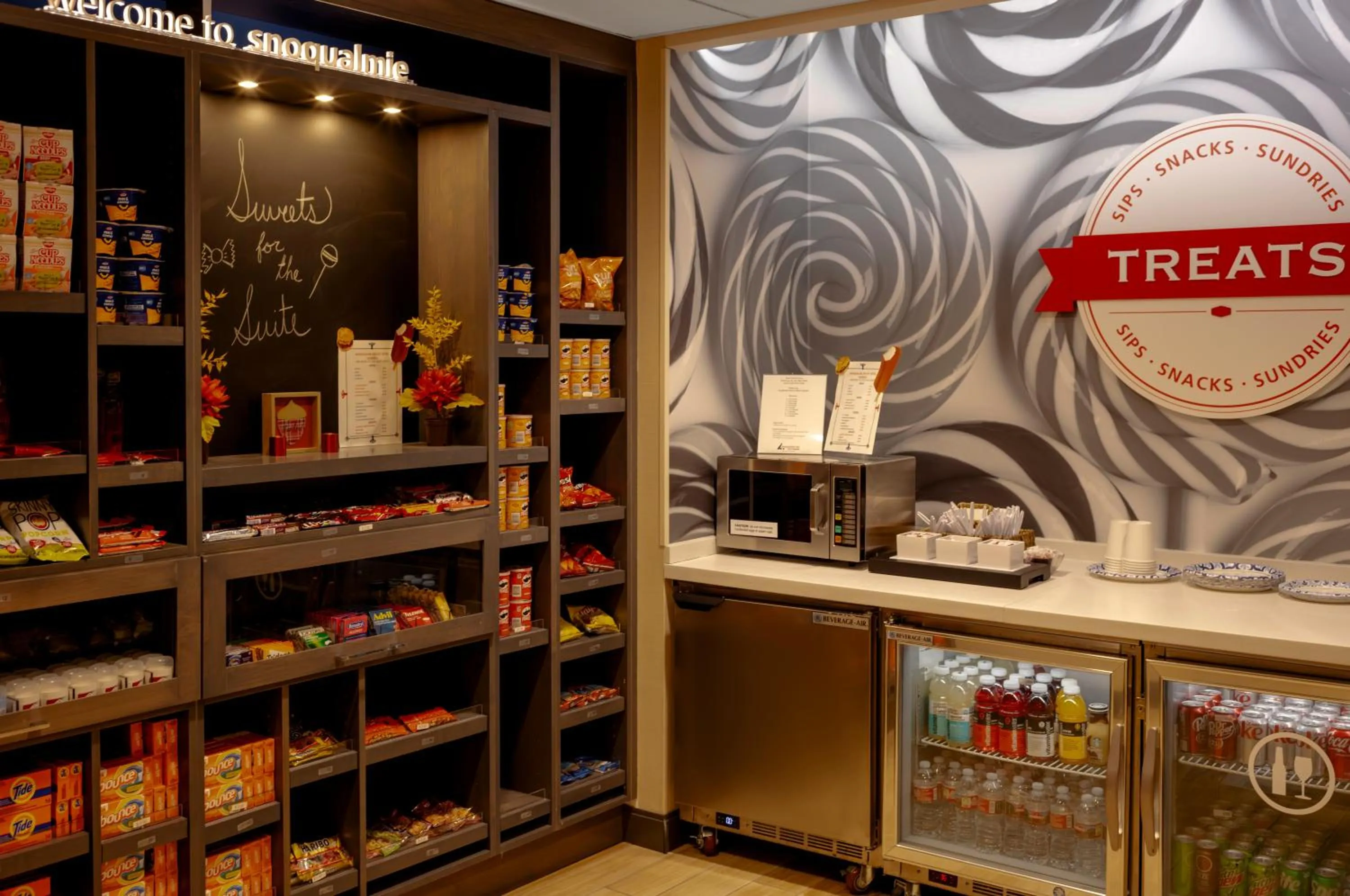 Shopping Area in Snoqualmie Inn by Hotel America