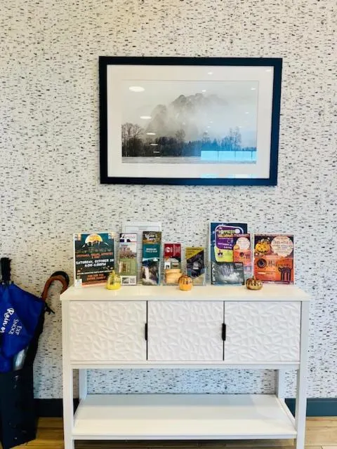 Property building in Snoqualmie Inn by Hotel America