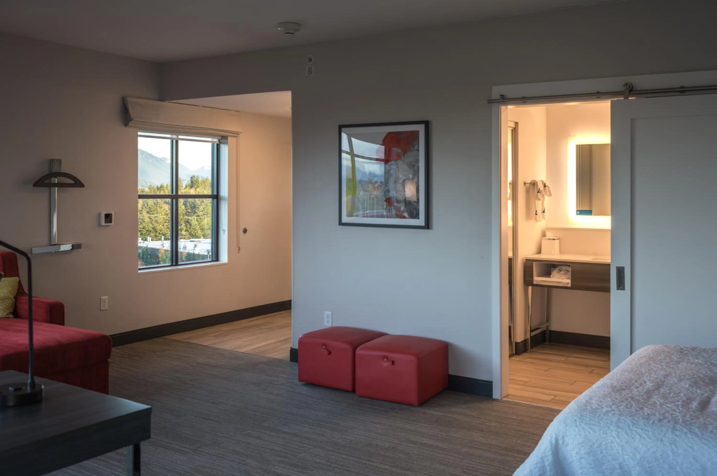 Bed in Snoqualmie Inn by Hotel America