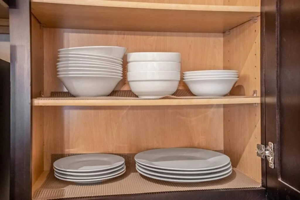 Kitchen or kitchenette in Reflection House at East River