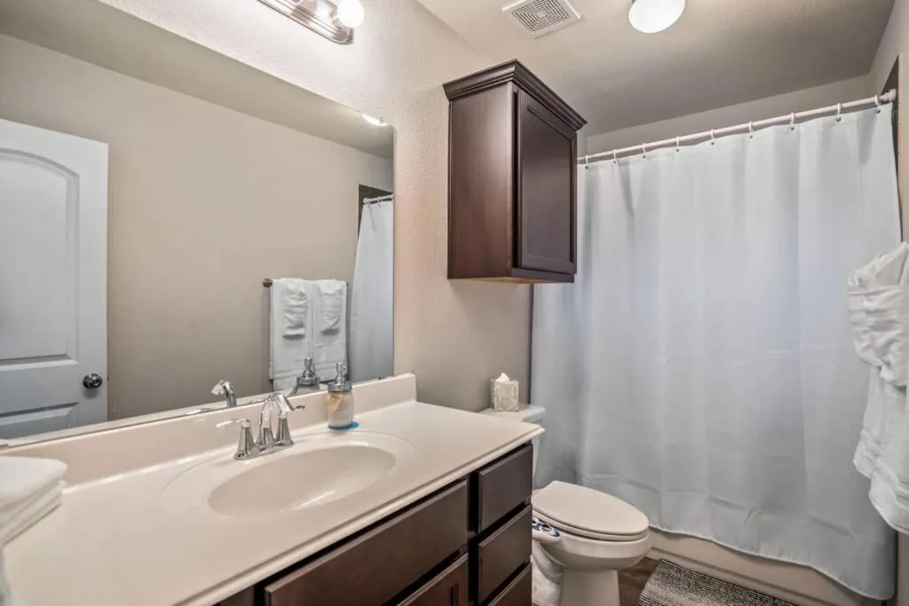 Bathroom in Reflection House at East River