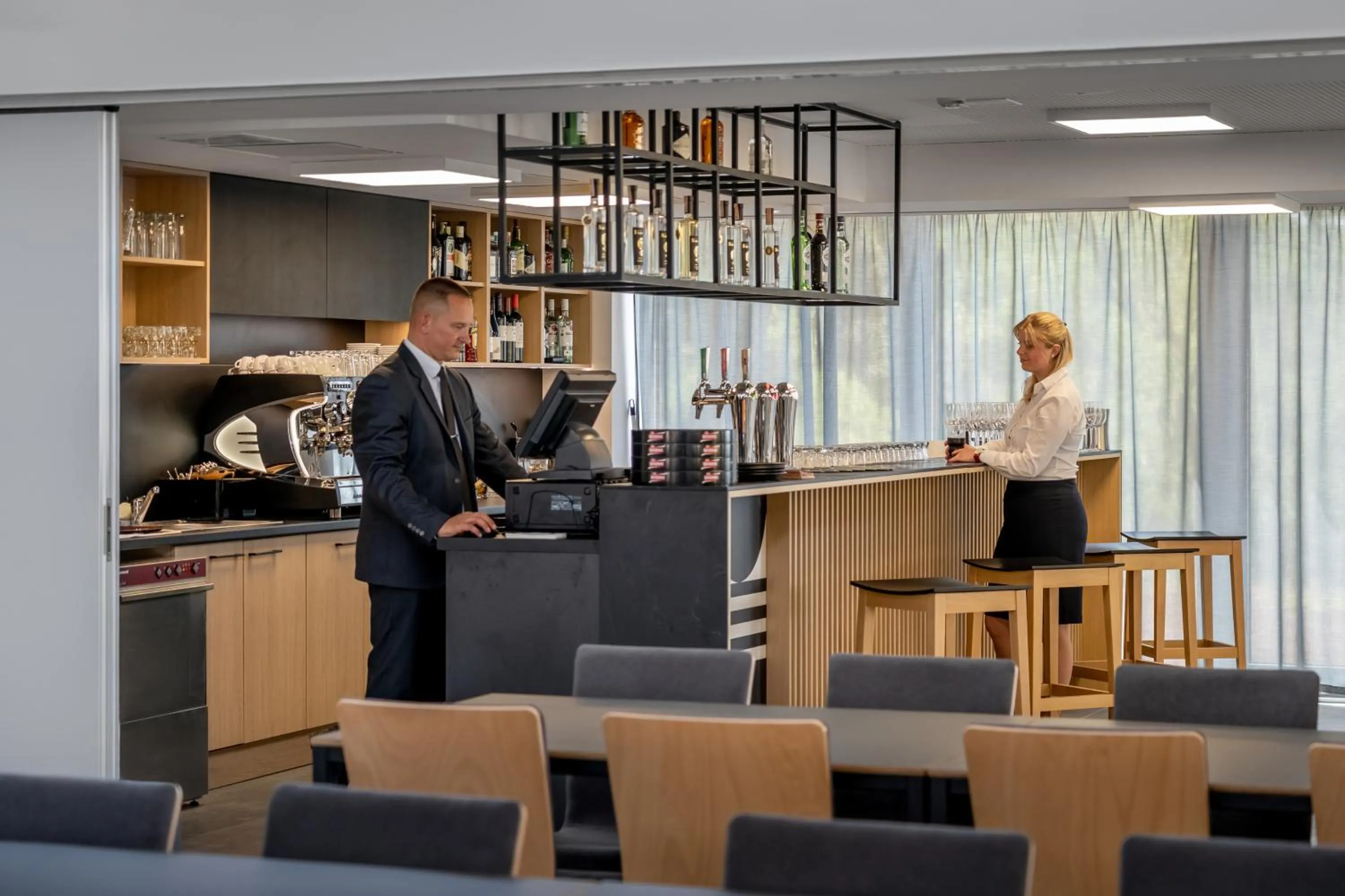 Lounge or bar in Rákóczi Hotel, Tábor és Rendezvényközpont