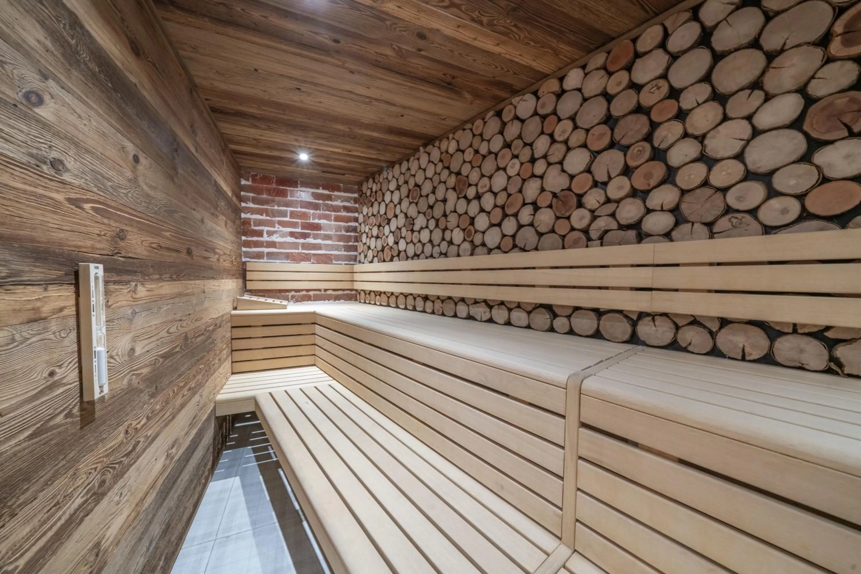 Sauna in Chalet Hotel Yeti