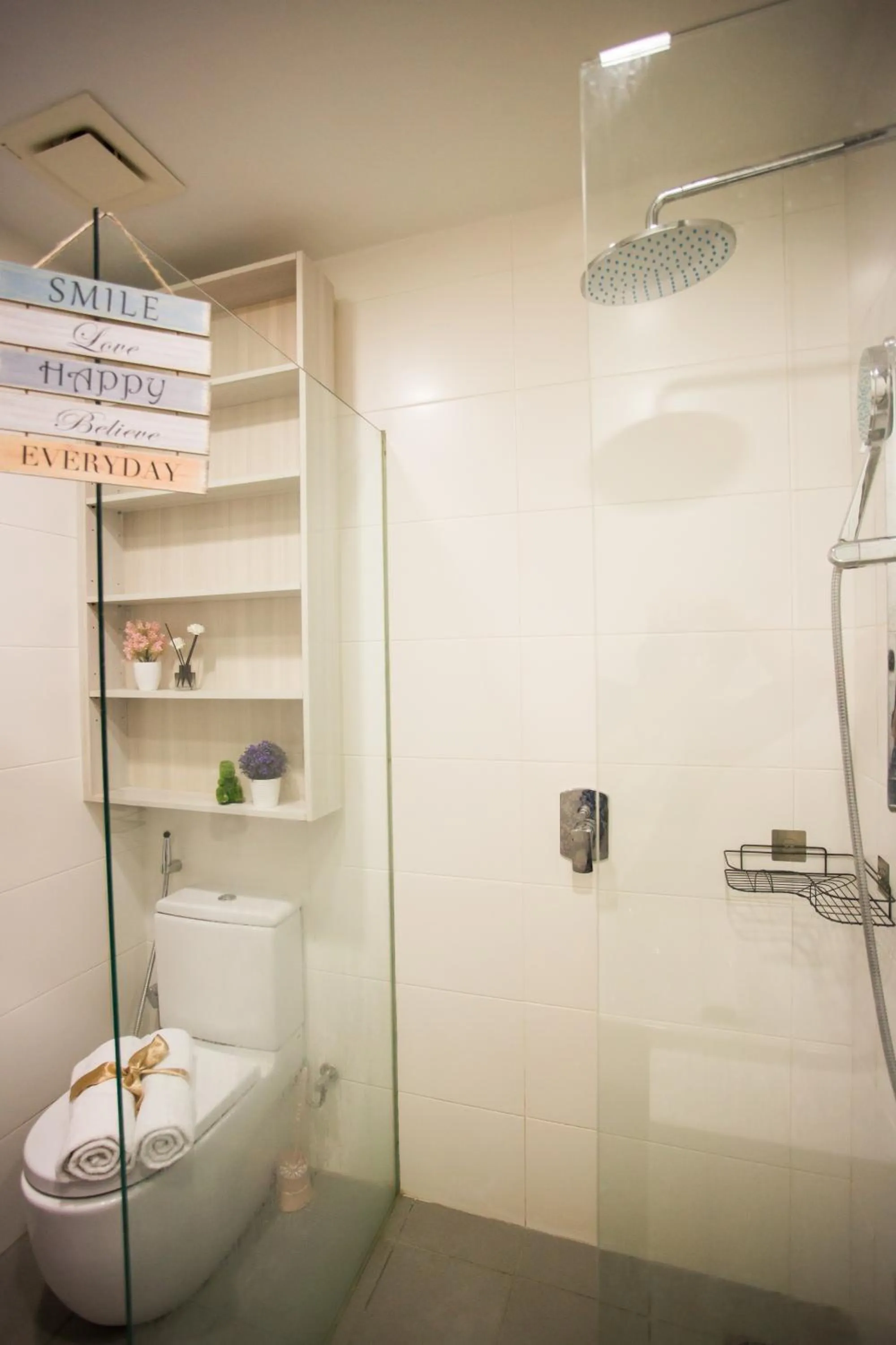 Shower in Suasana suites By The one