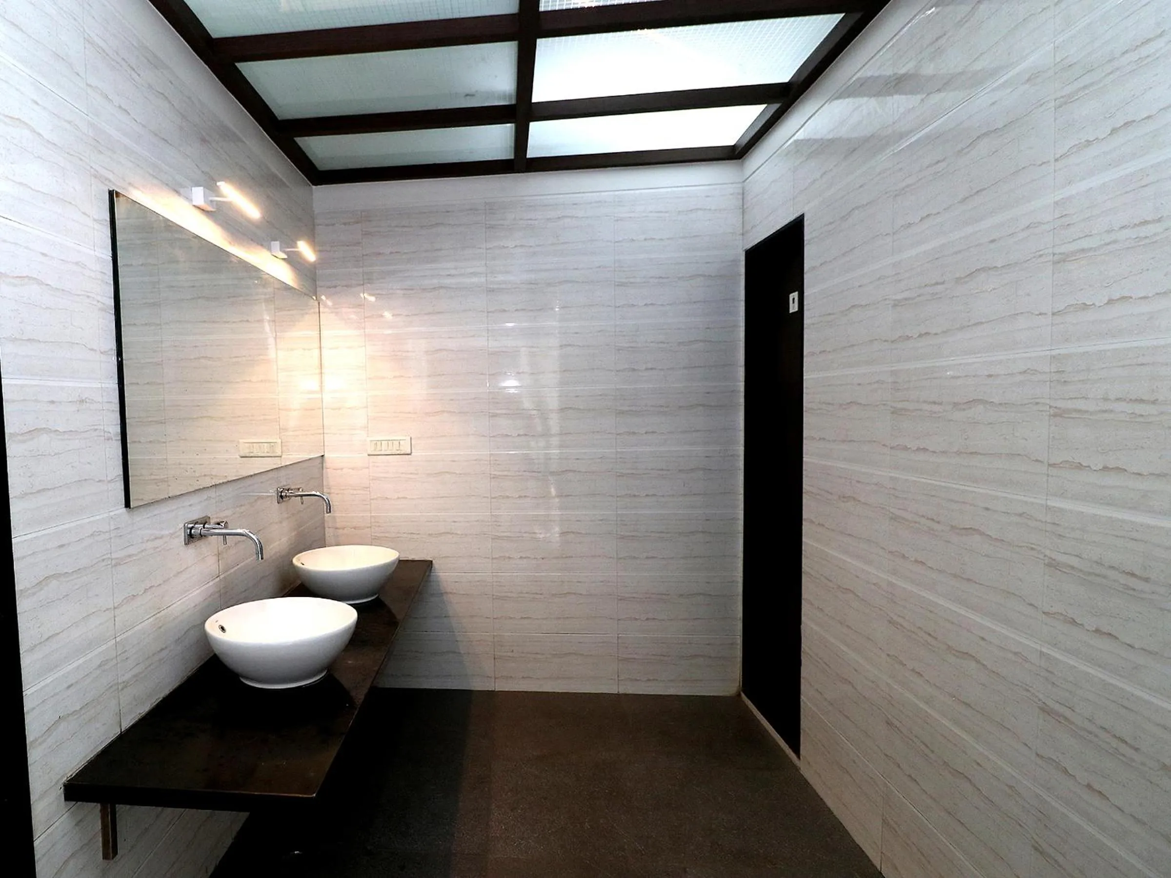 Toilet in Hotel Girnar