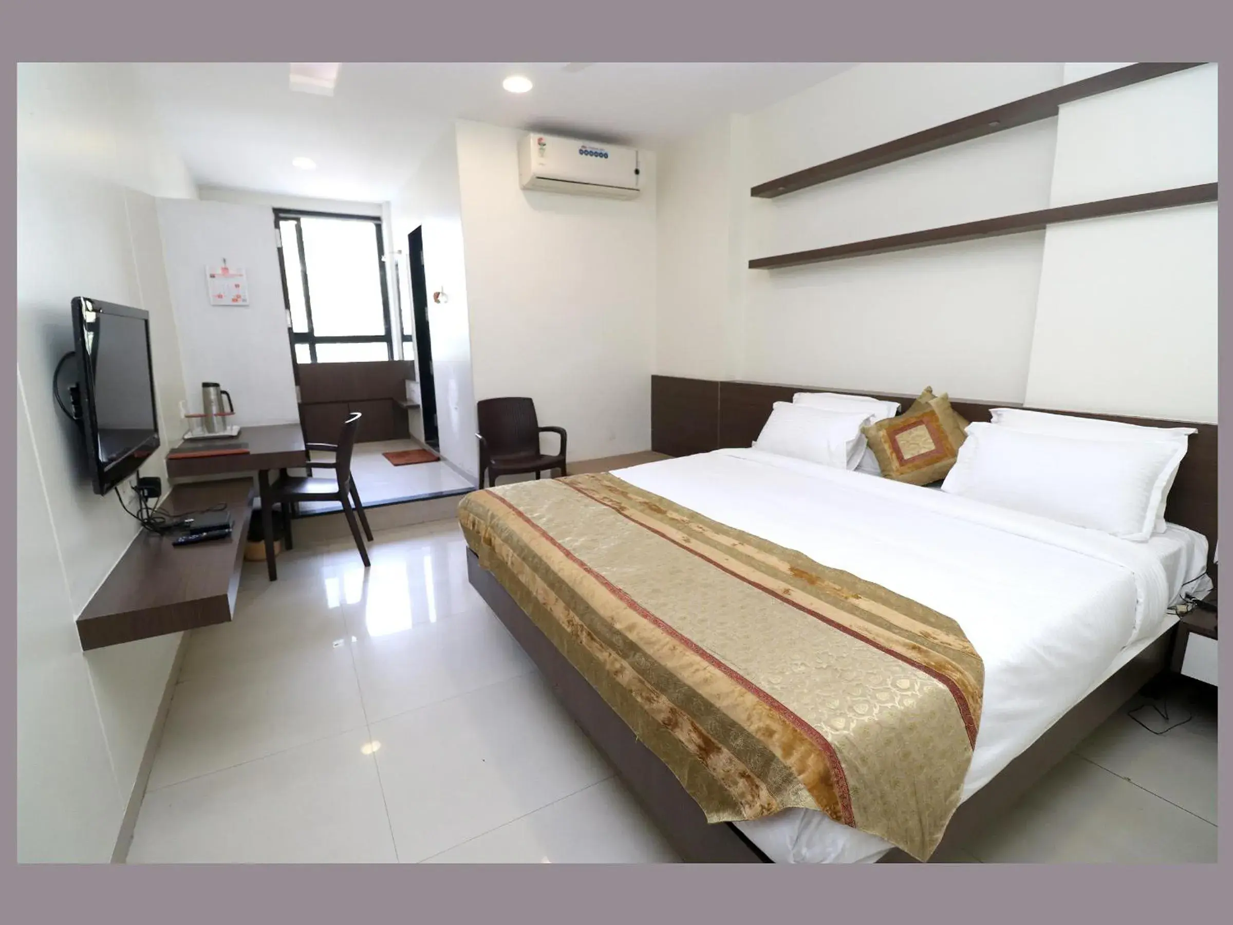 Bedroom, Bed in Hotel Girnar Bedroom, Bed in Hotel Girnar