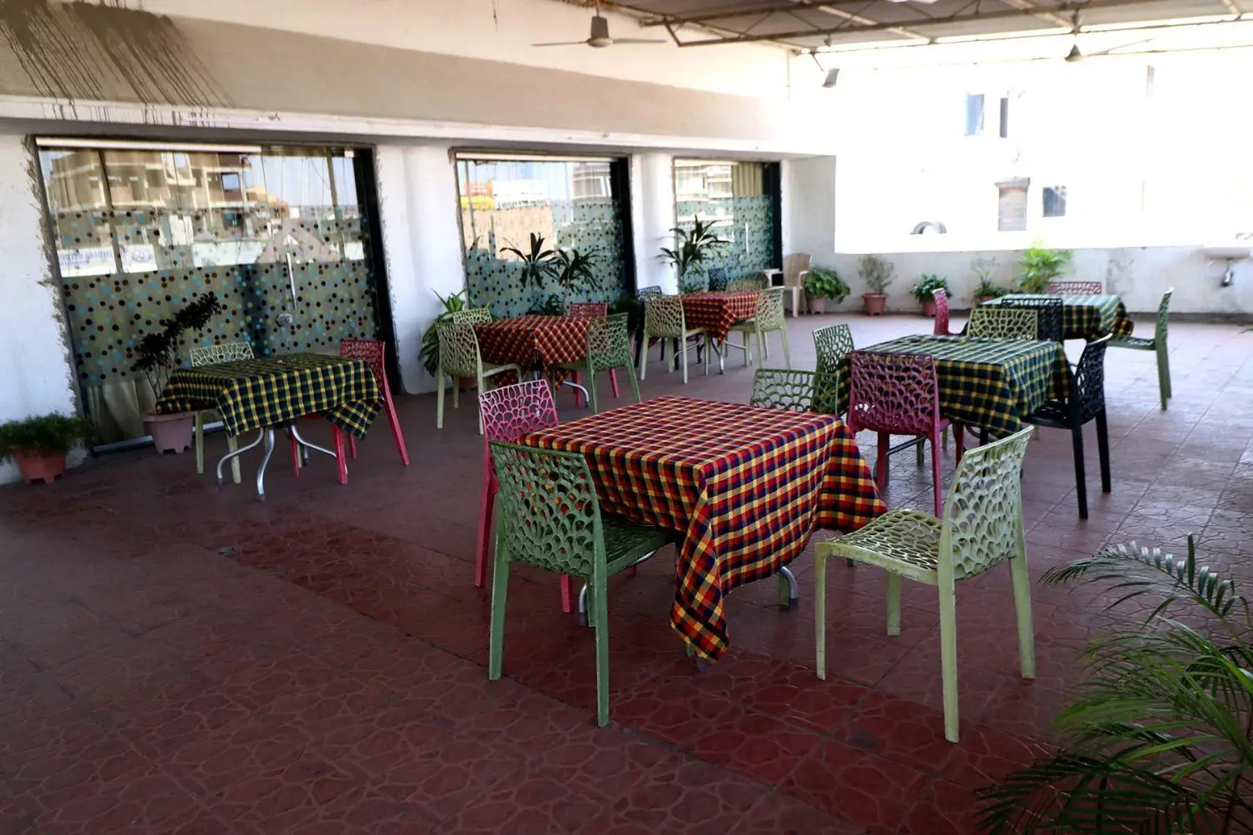 Restaurant/places to eat in Hotel Girnar Restaurant/places to eat in Hotel Girnar