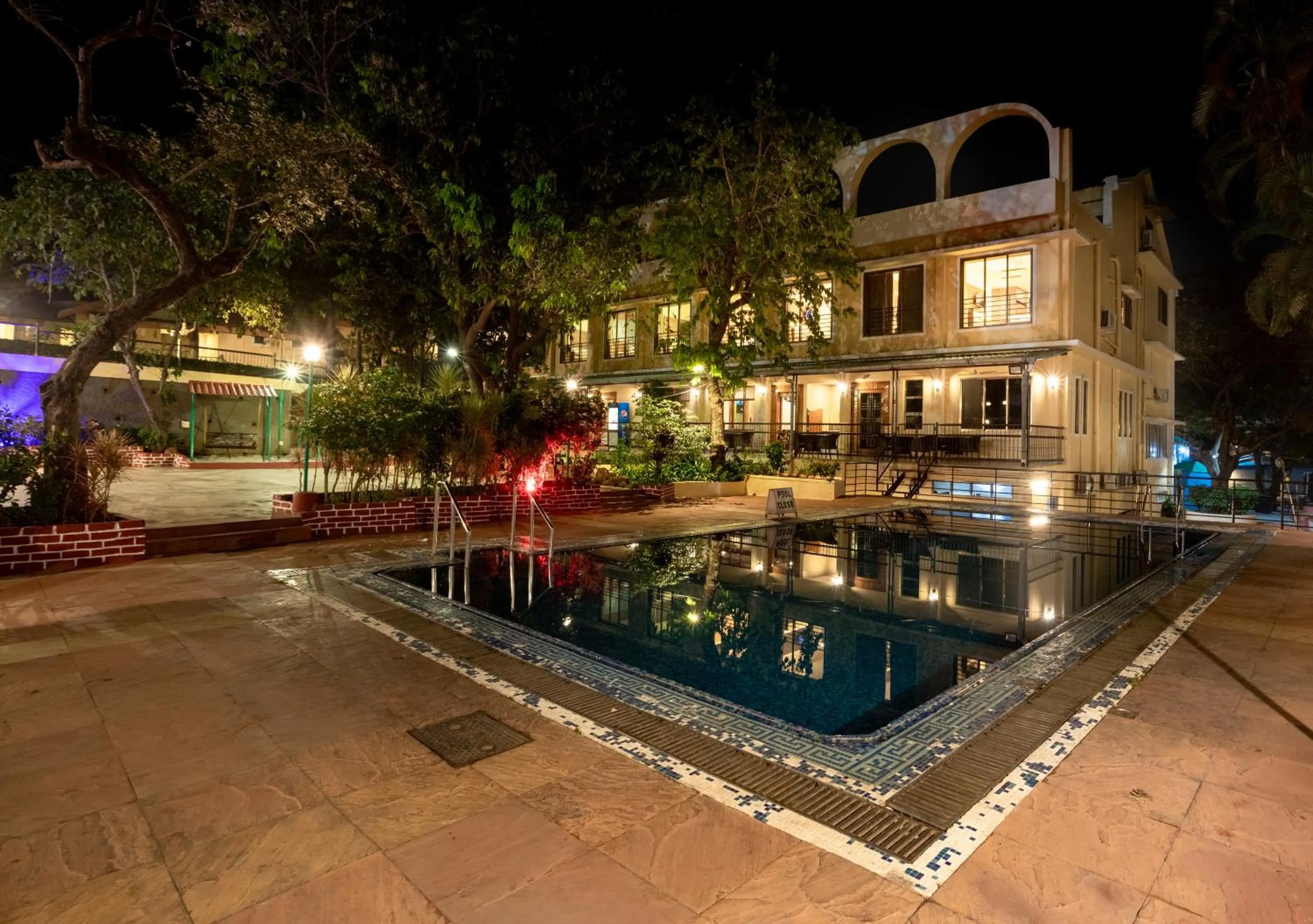 Night in Zaras Resort Khandala