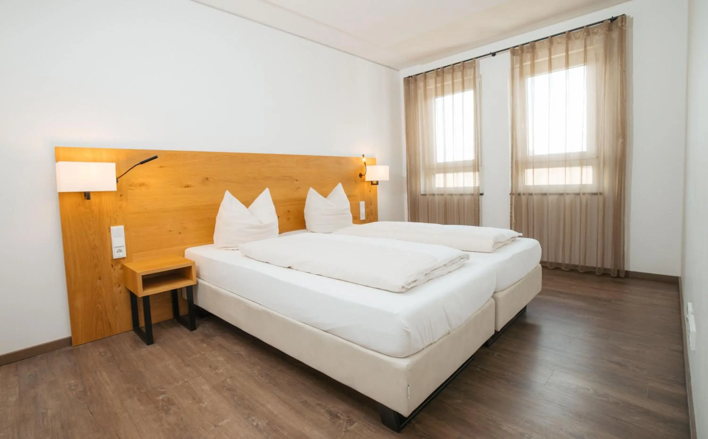 Two-Bedroom Apartment - single occupancy in Hotel Poellners 20 min von München Hbf Two-Bedroom Apartment - single occupancy in Hotel Poellners 20 min von München Hbf