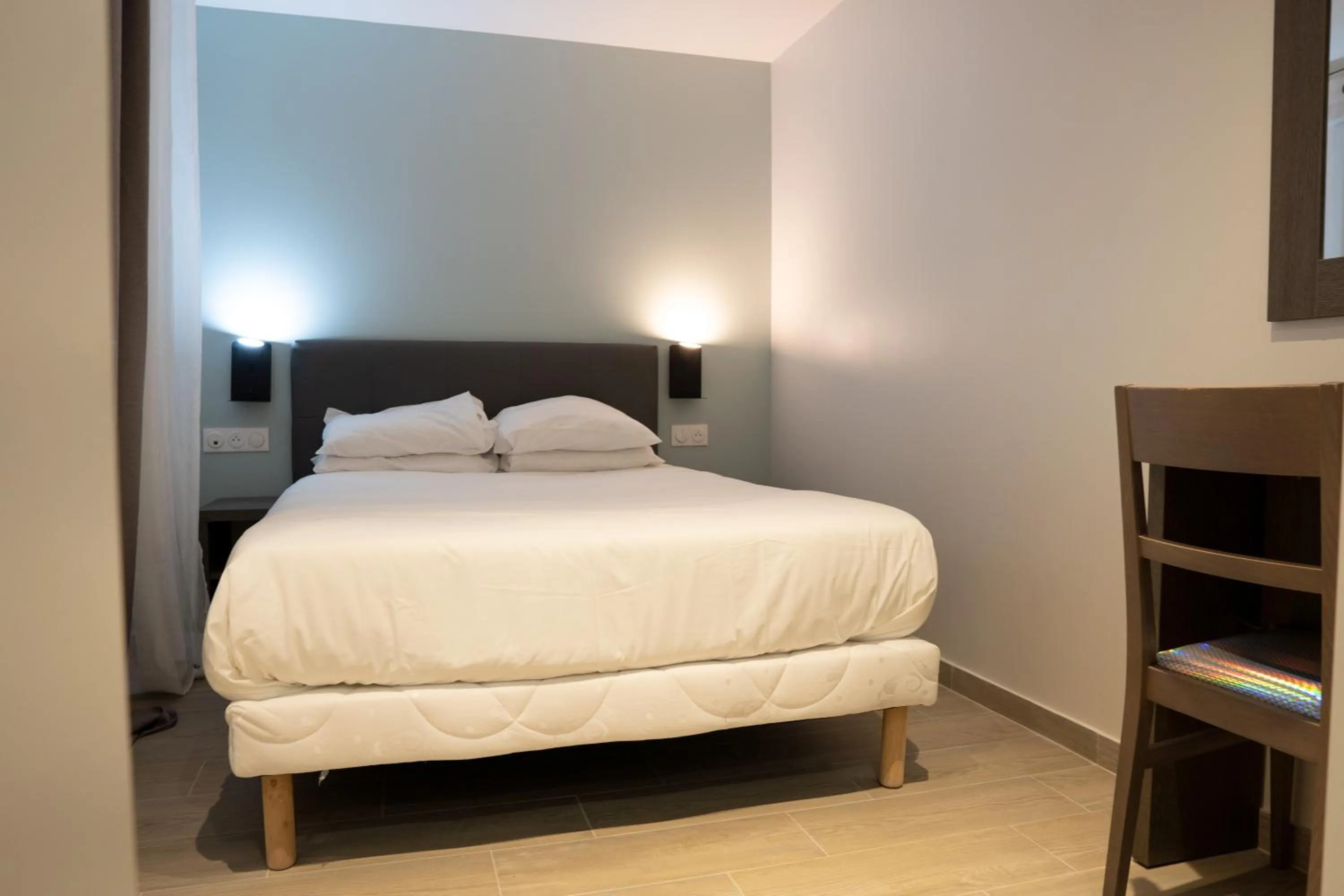 Photo of the whole room, Bed in Aero Hotel