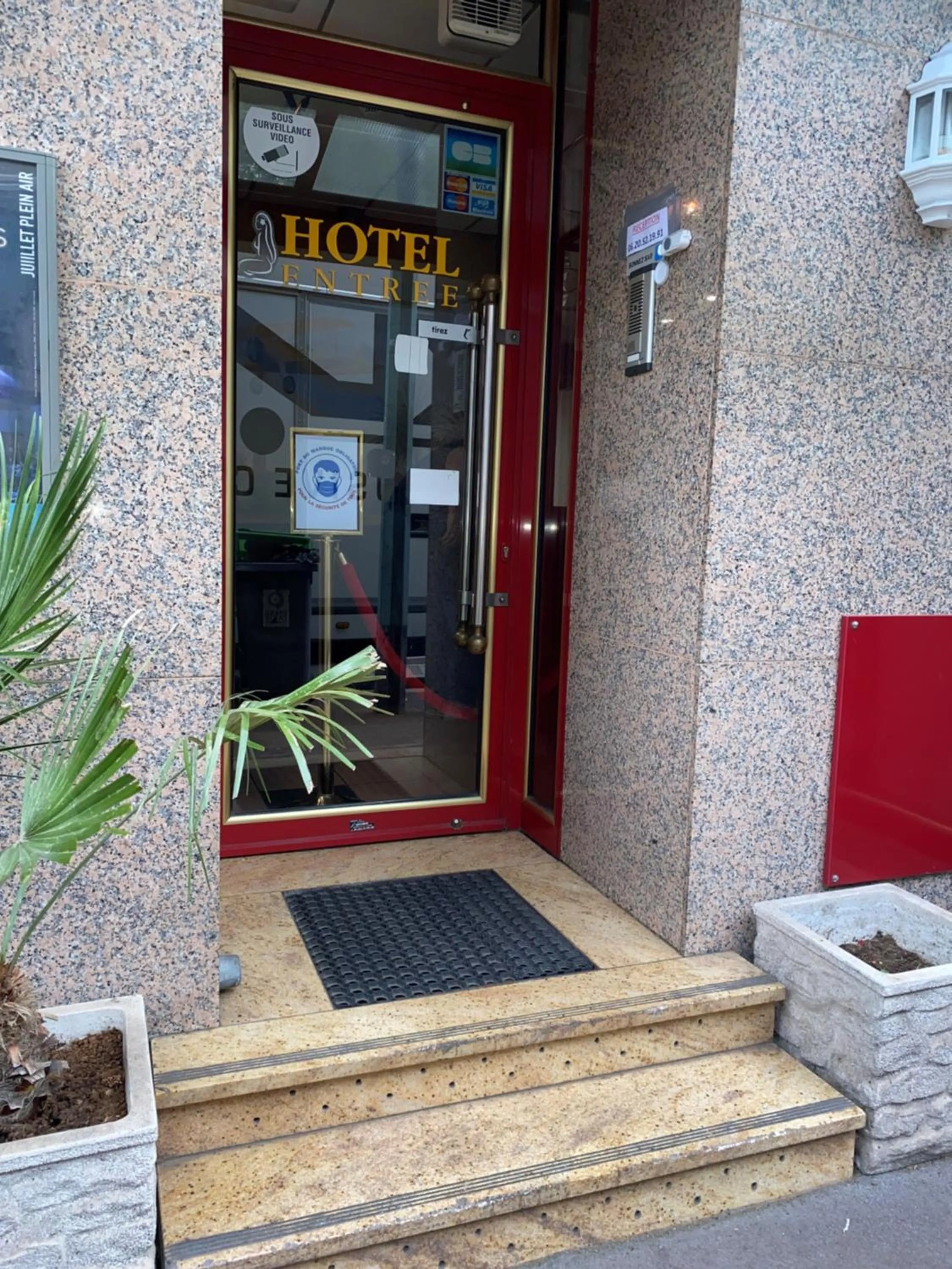Facade/entrance in Aero Hotel
