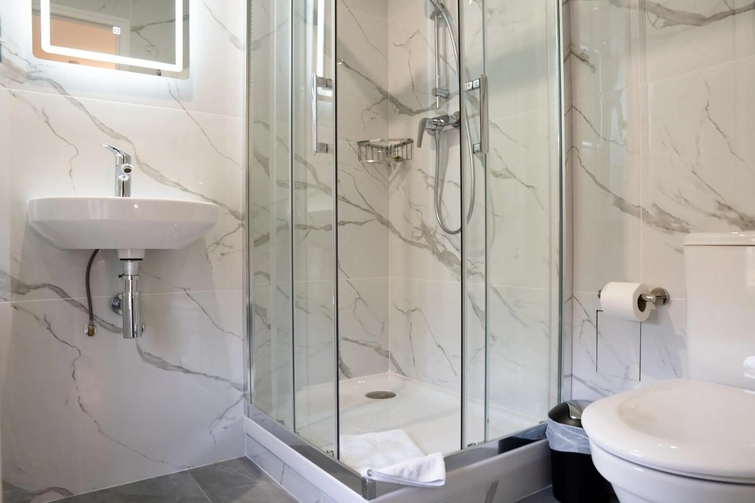 Bathroom in Aero Hotel